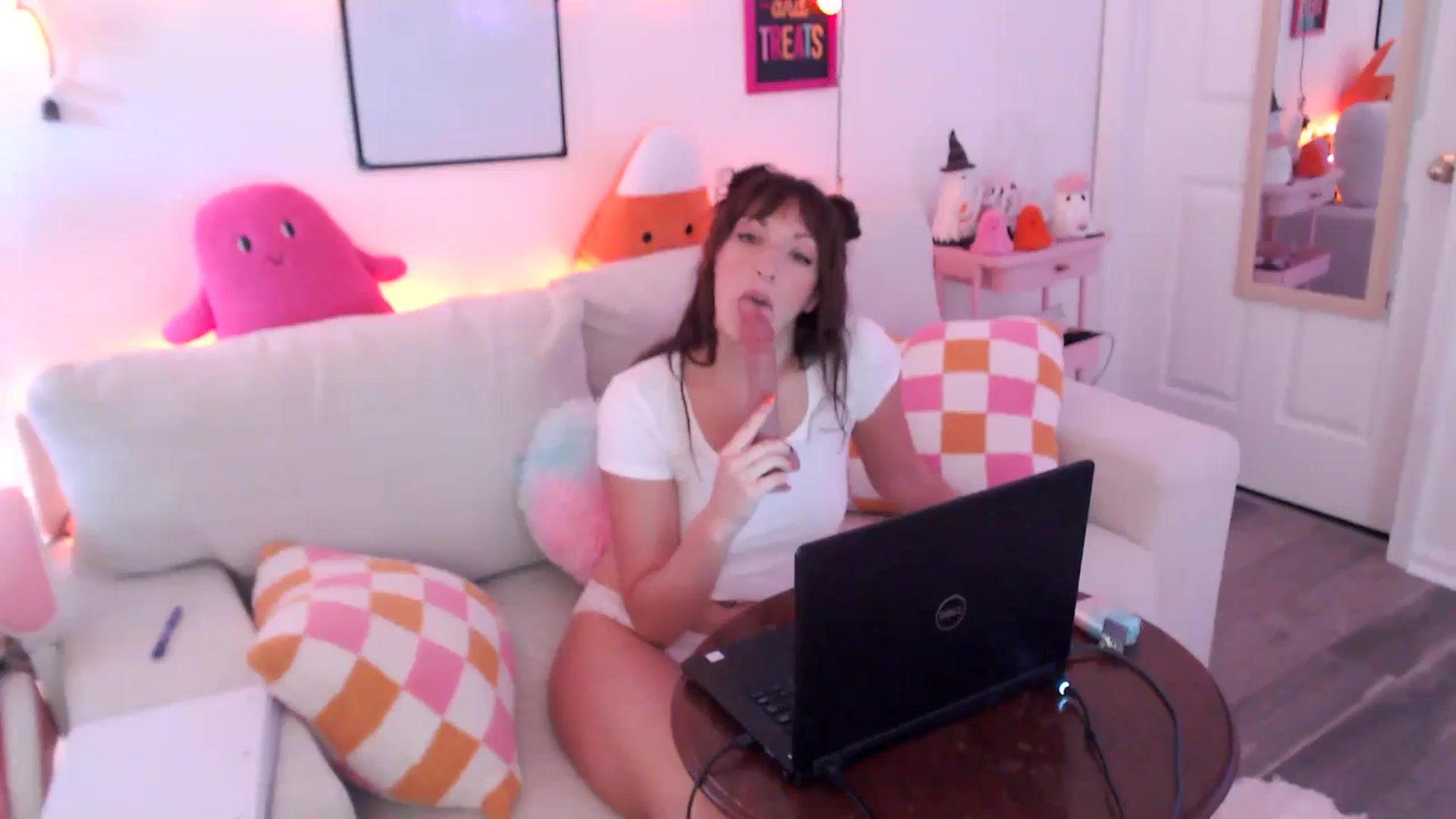 Gallery image thumbnail from AnnaFaux's myfreecams stream on, 10/17/2024, 17:13 image 10 of 20