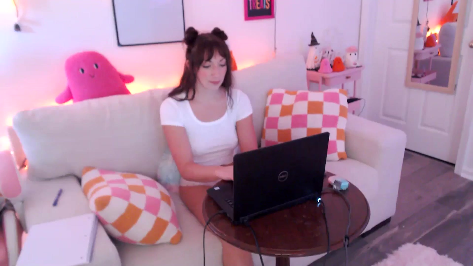 Gallery image thumbnail from AnnaFaux's myfreecams stream on, 10/17/2024, 17:13 image 5 of 20