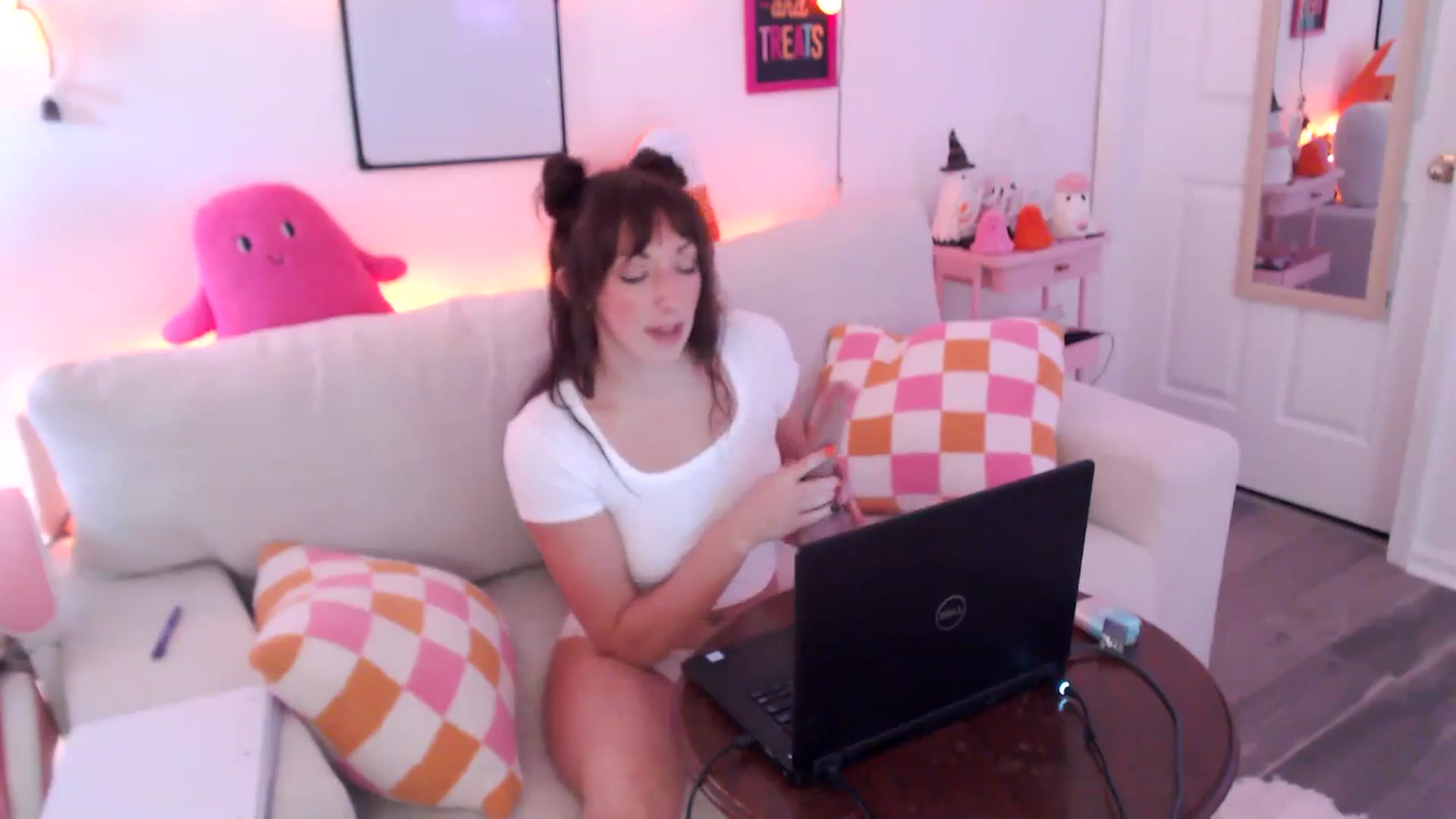 Gallery image thumbnail from AnnaFaux's myfreecams stream on, 10/17/2024, 17:13 image 12 of 20