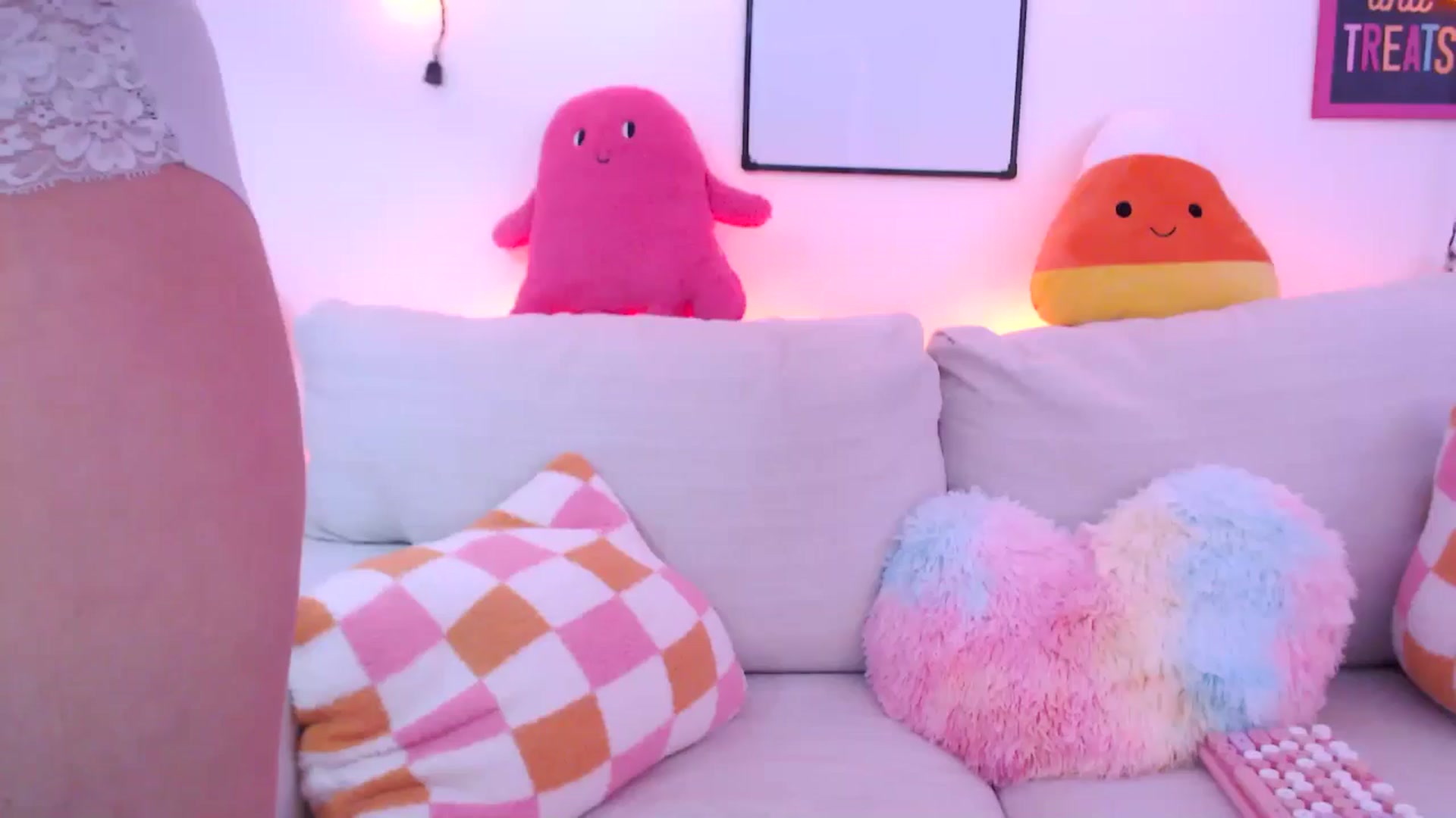 Gallery image thumbnail from AnnaFaux's myfreecams stream on, 10/19/2024, 17:43 image 1 of 20