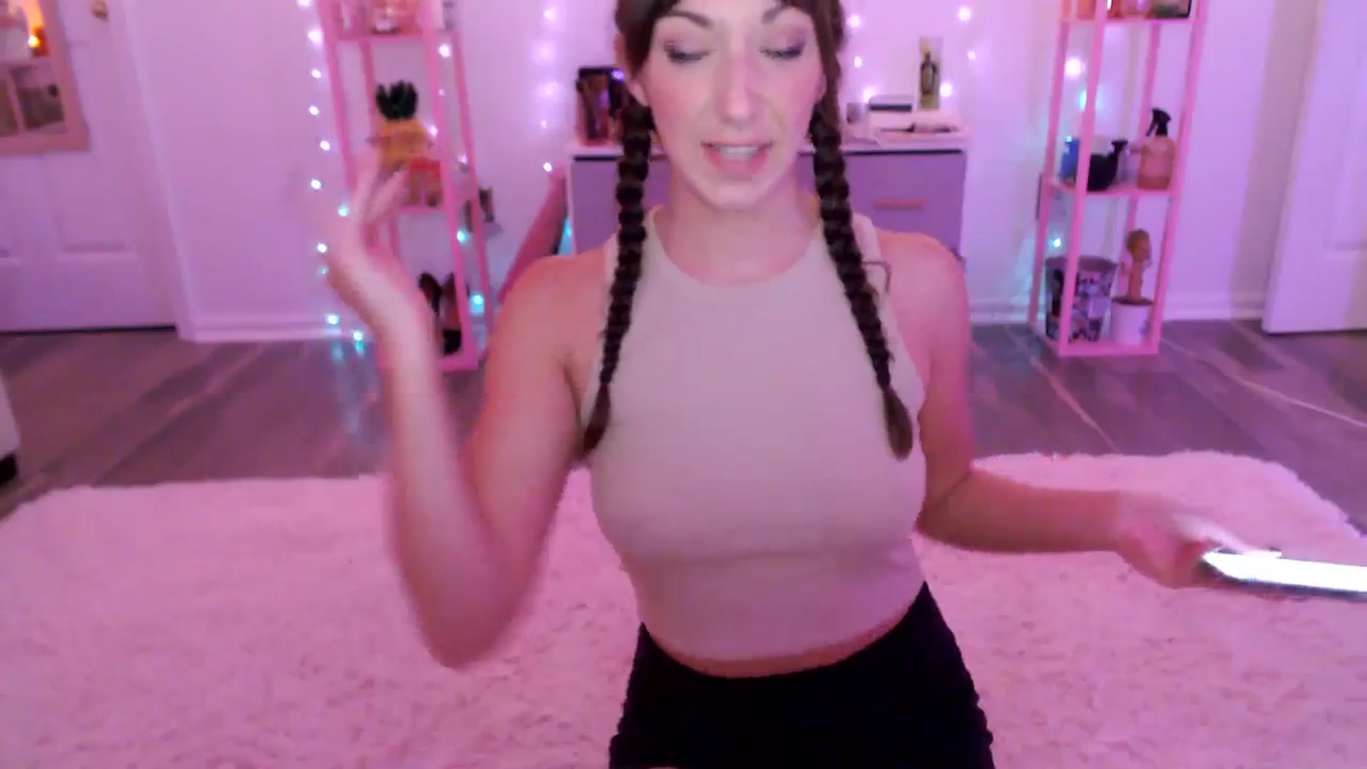 Gallery image thumbnail from AnnaFaux's myfreecams stream on, 10/22/2024, 23:29 image 8 of 20