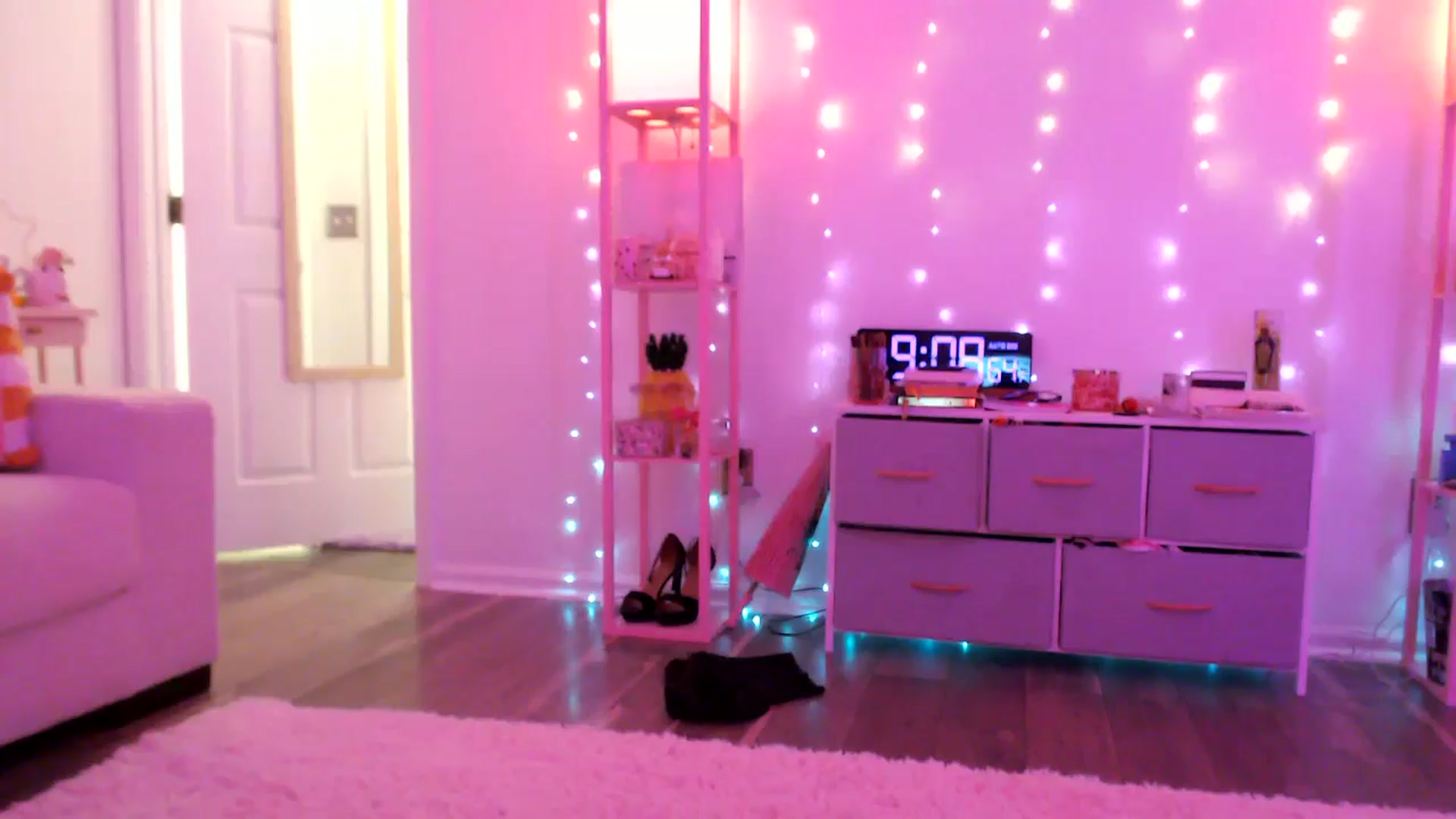 Gallery image thumbnail from AnnaFaux's myfreecams stream on, 10/23/2024, 02:48 image 8 of 20