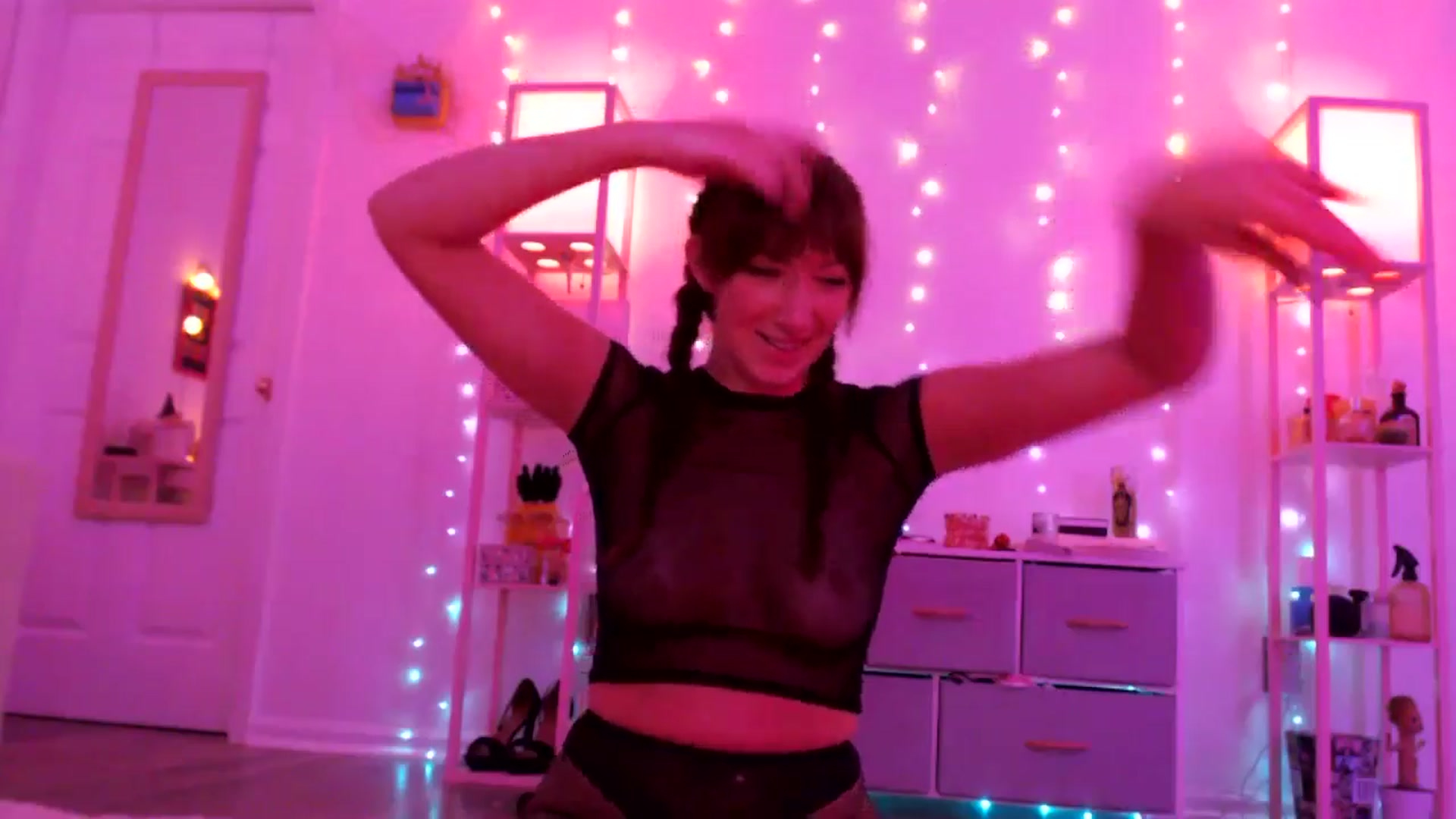 Gallery image thumbnail from AnnaFaux's myfreecams stream on, 10/23/2024, 02:48 image 17 of 20