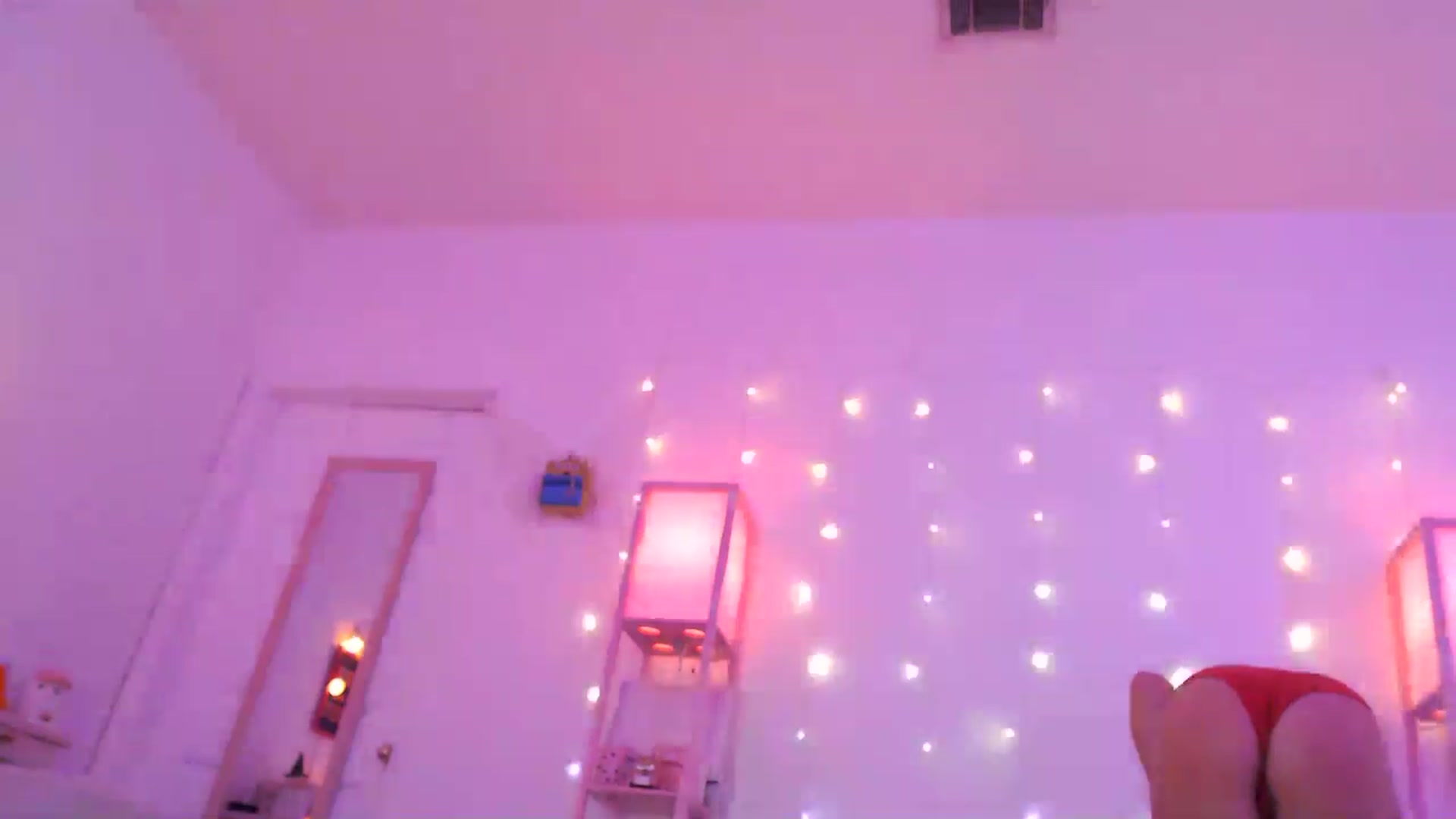 Gallery image thumbnail from AnnaFaux's myfreecams stream on, 10/25/2024, 23:40 image 17 of 20