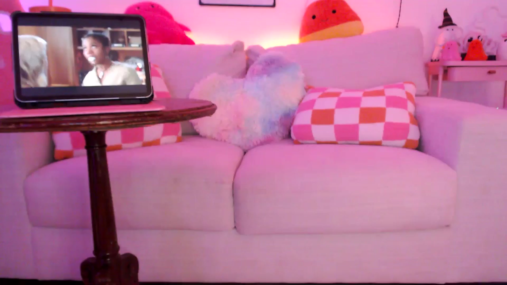 Gallery image thumbnail from AnnaFaux's myfreecams stream on, 10/27/2024, 24:04 image 7 of 20
