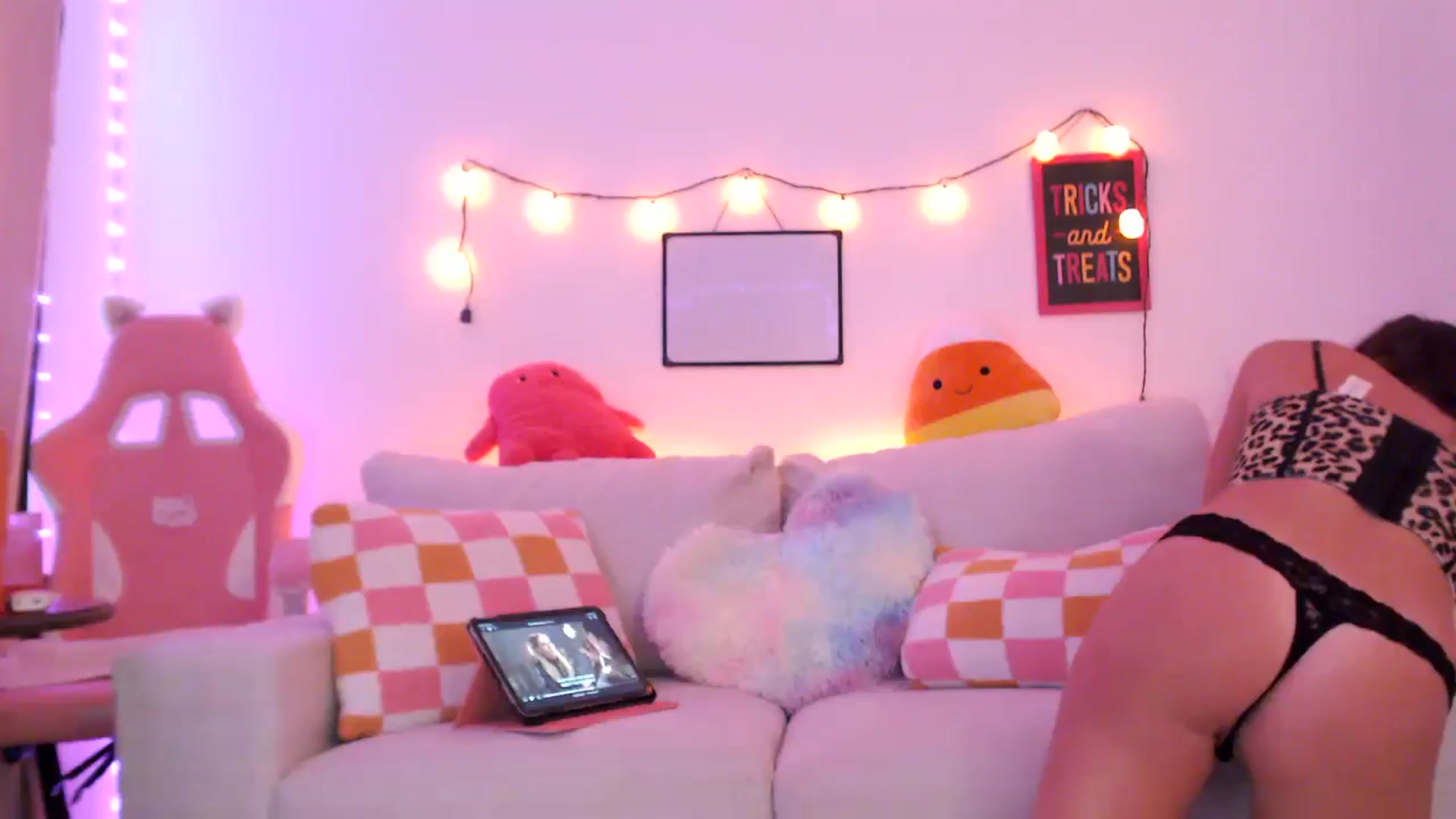 Gallery image thumbnail from AnnaFaux's myfreecams stream on, 10/27/2024, 24:04 image 1 of 20