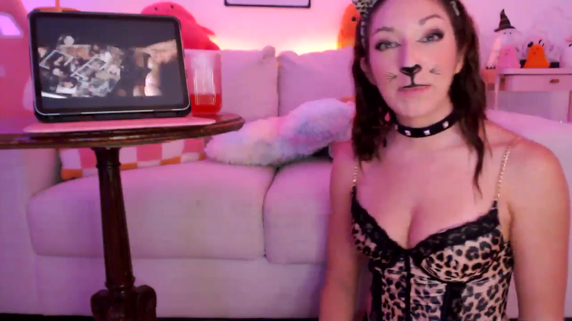 Gallery image thumbnail from AnnaFaux's myfreecams stream on, 10/27/2024, 24:04 image 10 of 20