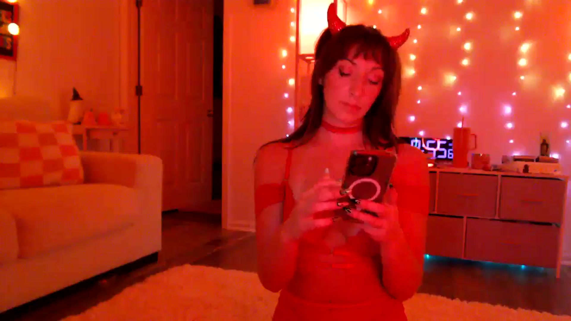 Gallery image thumbnail from AnnaFaux's myfreecams stream on, 10/31/2024, 01:00 image 15 of 20