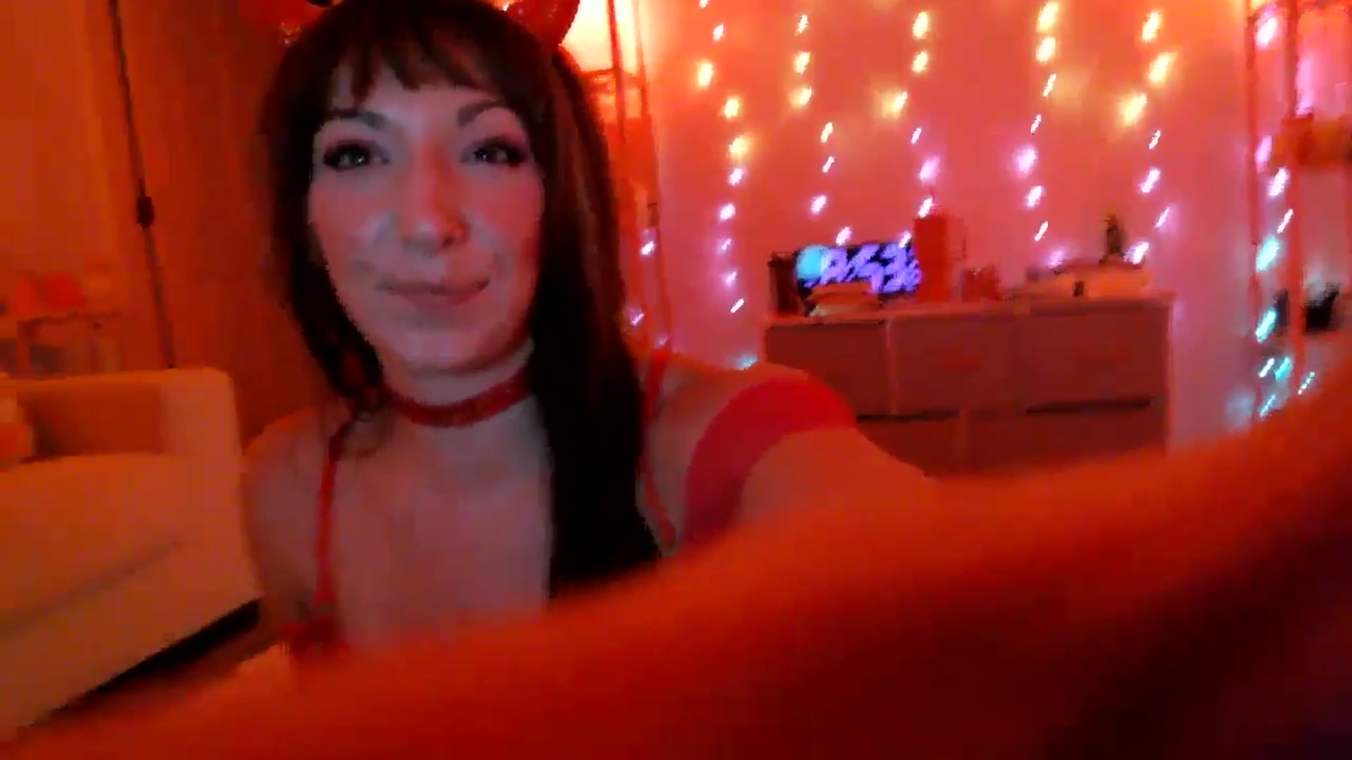 Gallery image thumbnail from AnnaFaux's myfreecams stream on, 10/31/2024, 01:00 image 11 of 20