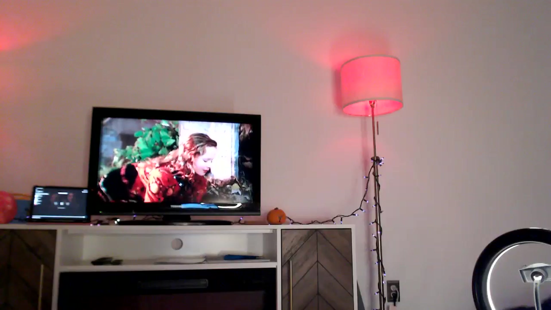 Gallery image thumbnail from AnnaFaux's myfreecams stream on, 10/31/2024, 04:18 image 17 of 20