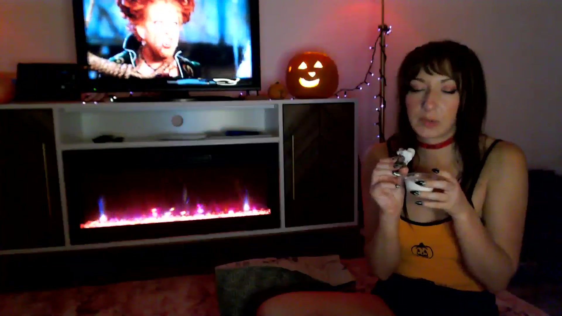Gallery image thumbnail from AnnaFaux's myfreecams stream on, 10/31/2024, 04:18 image 19 of 20