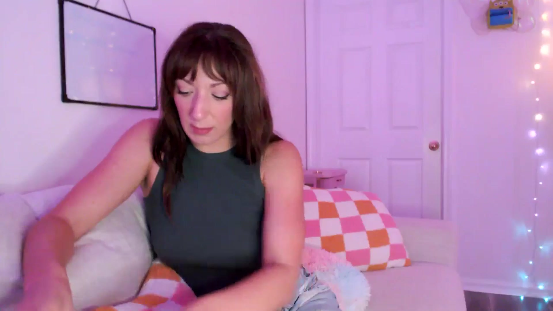 Gallery image thumbnail from AnnaFaux's myfreecams stream on, 11/06/2024, 24:33 image 2 of 20