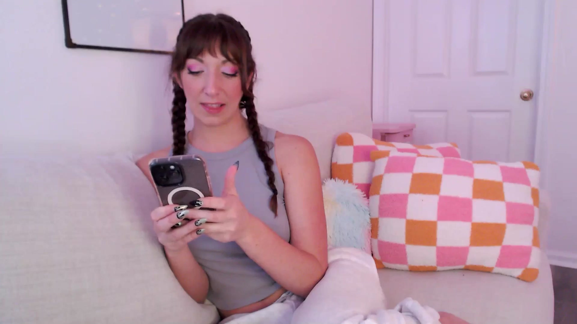 Gallery image thumbnail from AnnaFaux's myfreecams stream on, 11/08/2024, 16:16 image 9 of 20