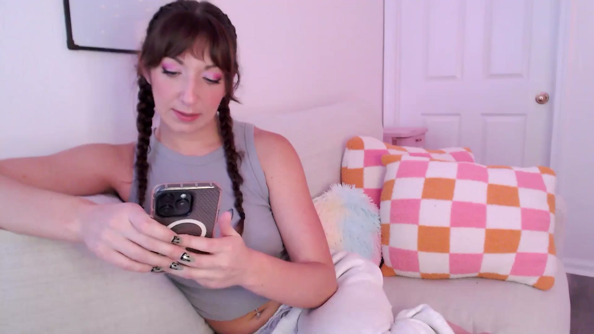 Gallery image thumbnail from AnnaFaux's myfreecams stream on, 11/08/2024, 16:16 image 6 of 20