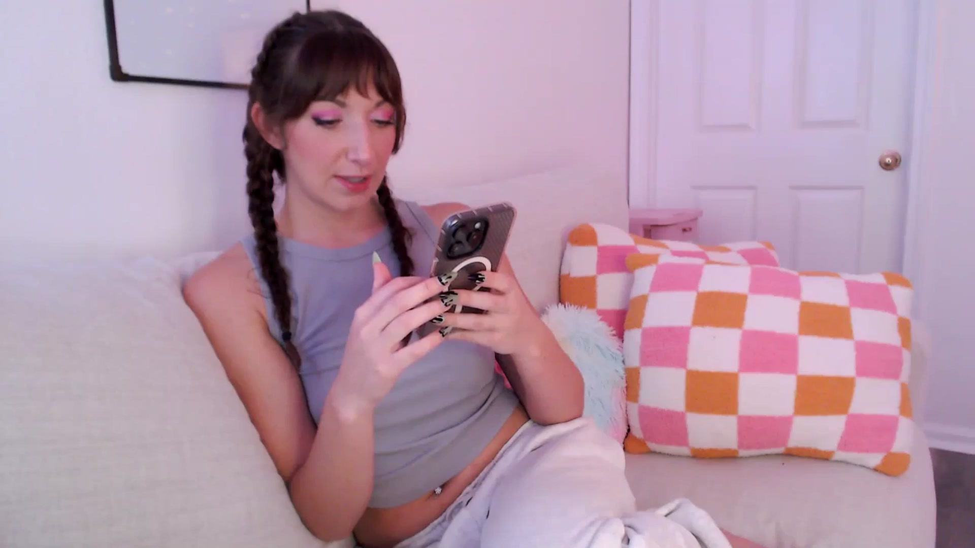 Gallery image thumbnail from AnnaFaux's myfreecams stream on, 11/08/2024, 16:16 image 7 of 20