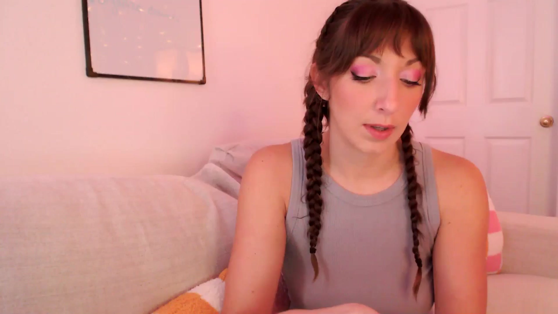Gallery image thumbnail from AnnaFaux's myfreecams stream on, 11/08/2024, 16:16 image 1 of 20