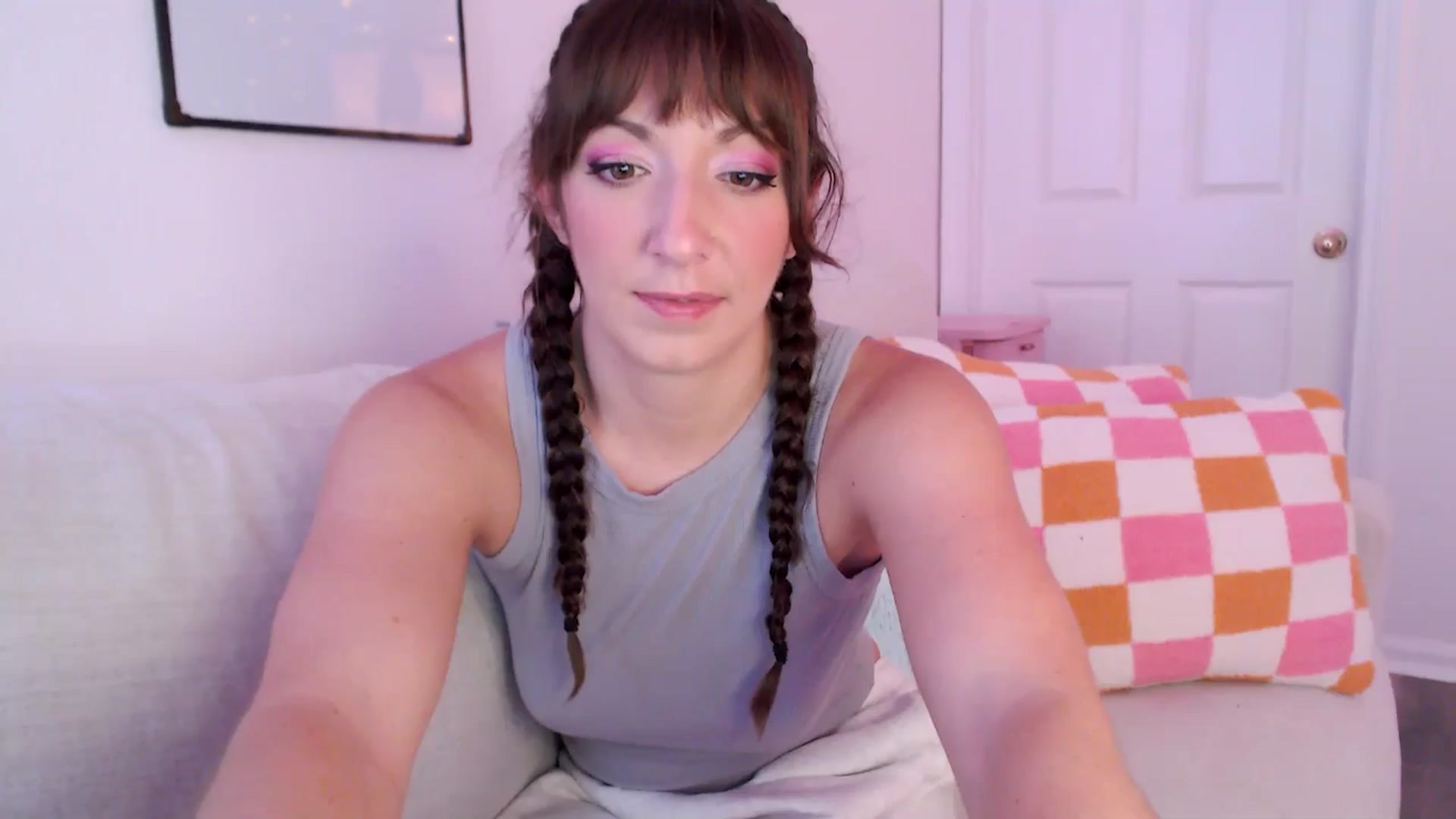 Gallery image thumbnail from AnnaFaux's myfreecams stream on, 11/08/2024, 16:16 image 16 of 20