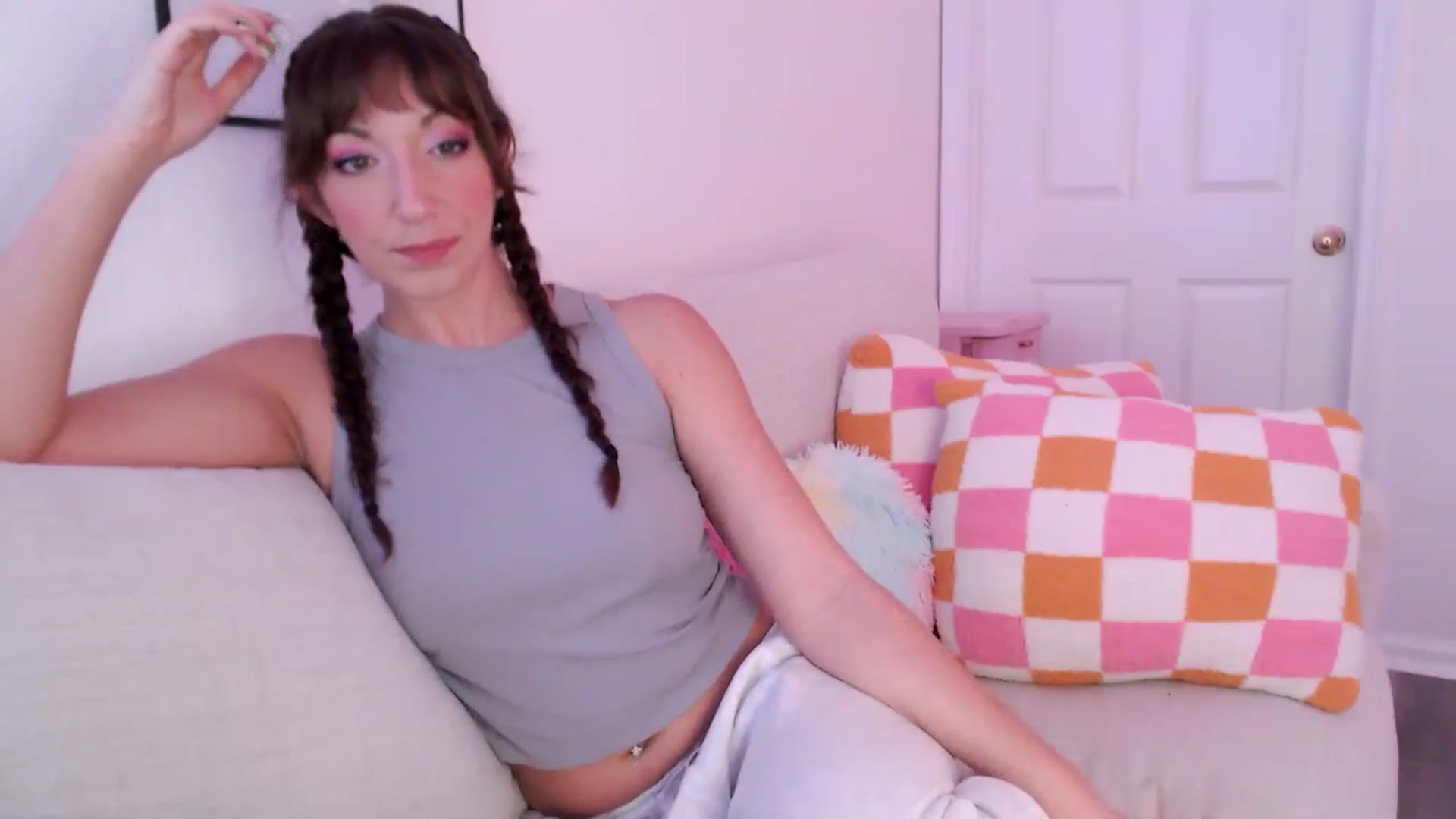 Gallery image thumbnail from AnnaFaux's myfreecams stream on, 11/08/2024, 16:16 image 5 of 20