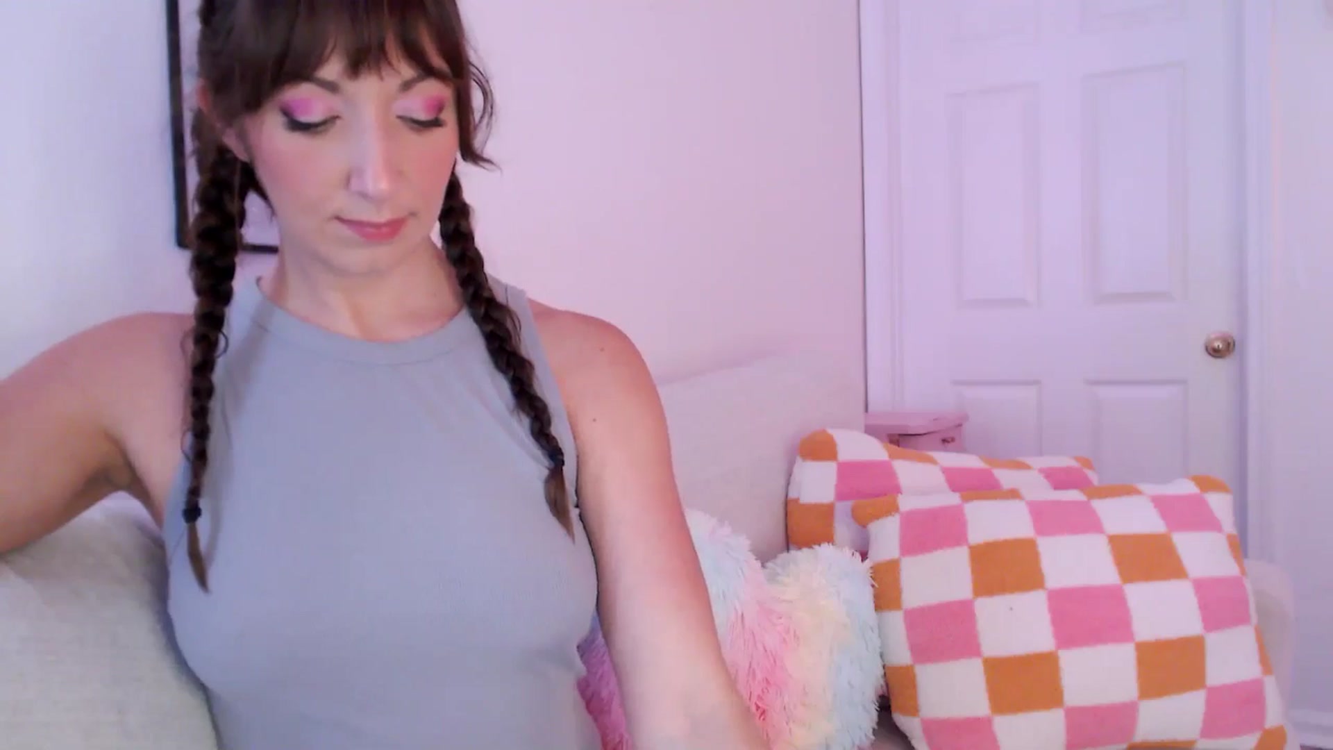 Gallery image thumbnail from AnnaFaux's myfreecams stream on, 11/08/2024, 16:16 image 20 of 20