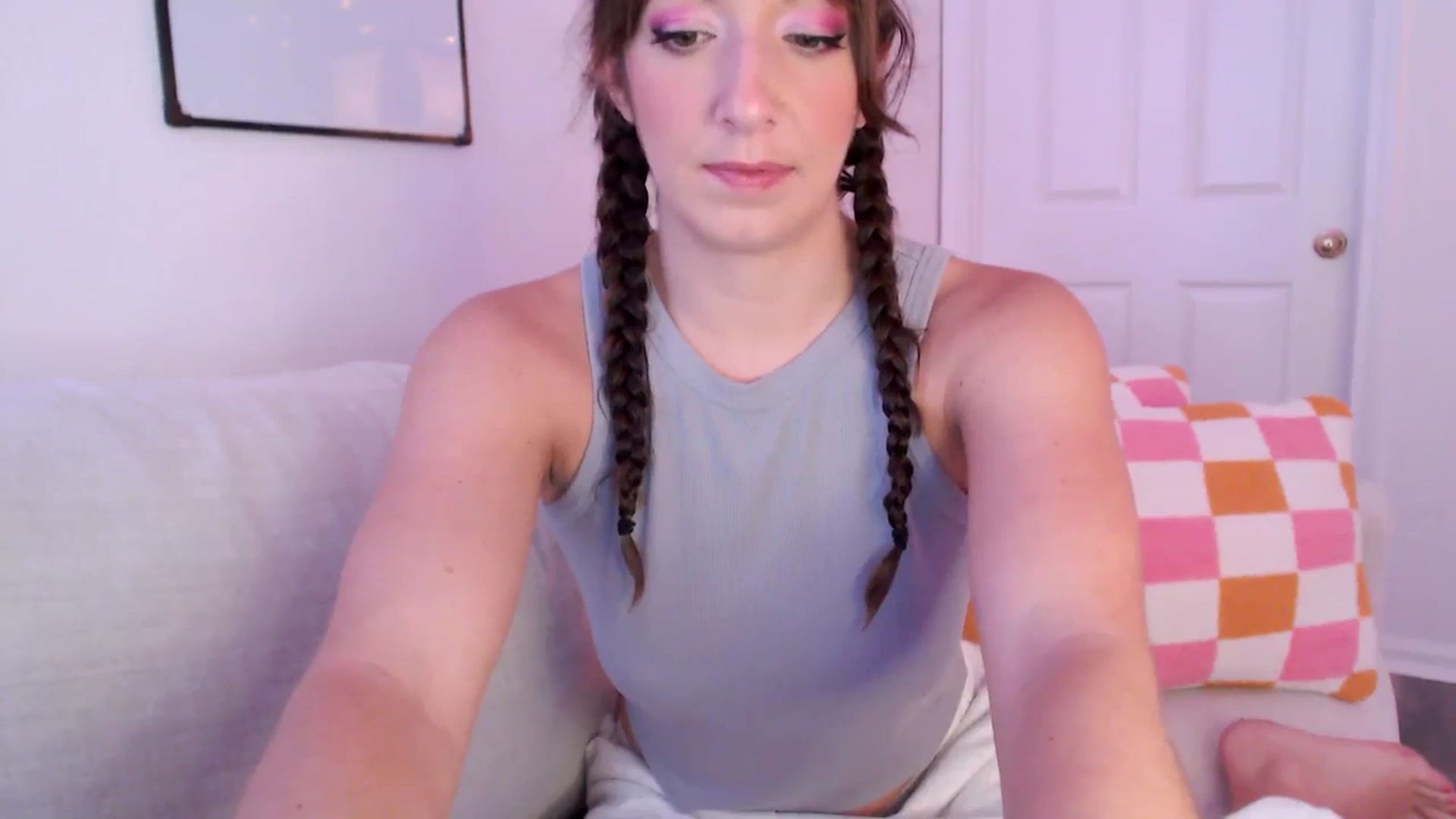 Gallery image thumbnail from AnnaFaux's myfreecams stream on, 11/08/2024, 16:16 image 15 of 20