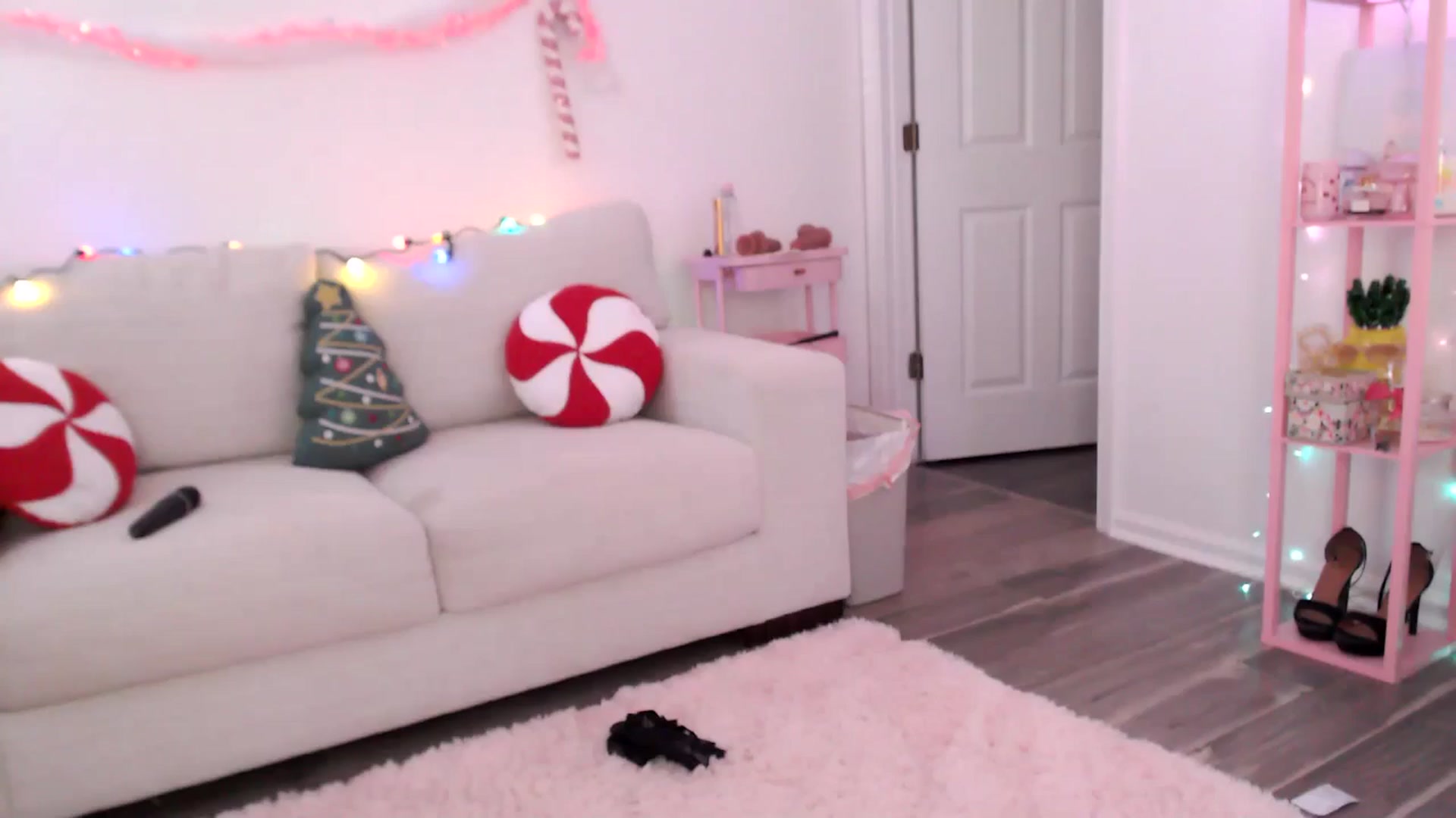 Gallery image thumbnail from AnnaFaux's myfreecams stream on, 11/24/2024, 18:20 image 1 of 20