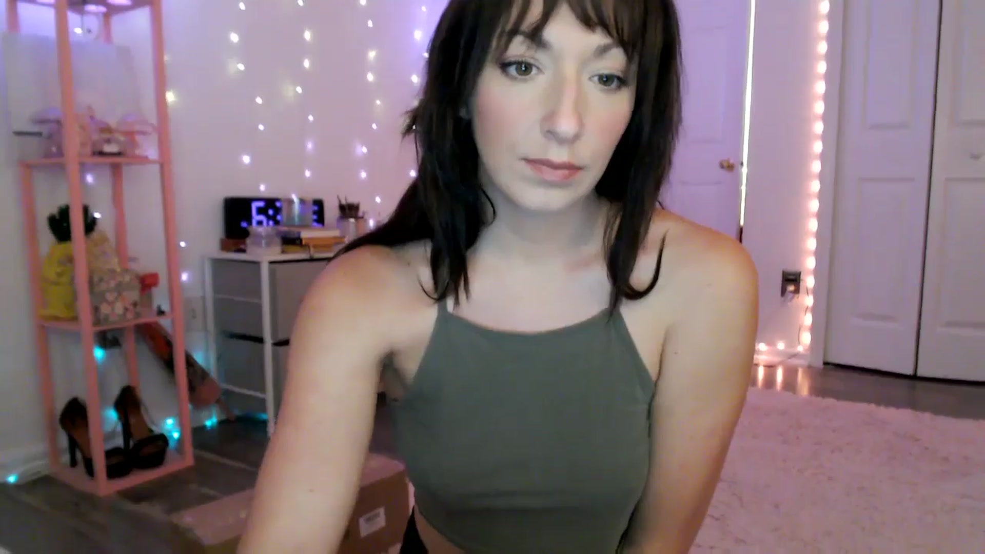 Gallery image thumbnail from AnnaFaux's myfreecams stream on, 12/04/2024, 24:00 image 3 of 20
