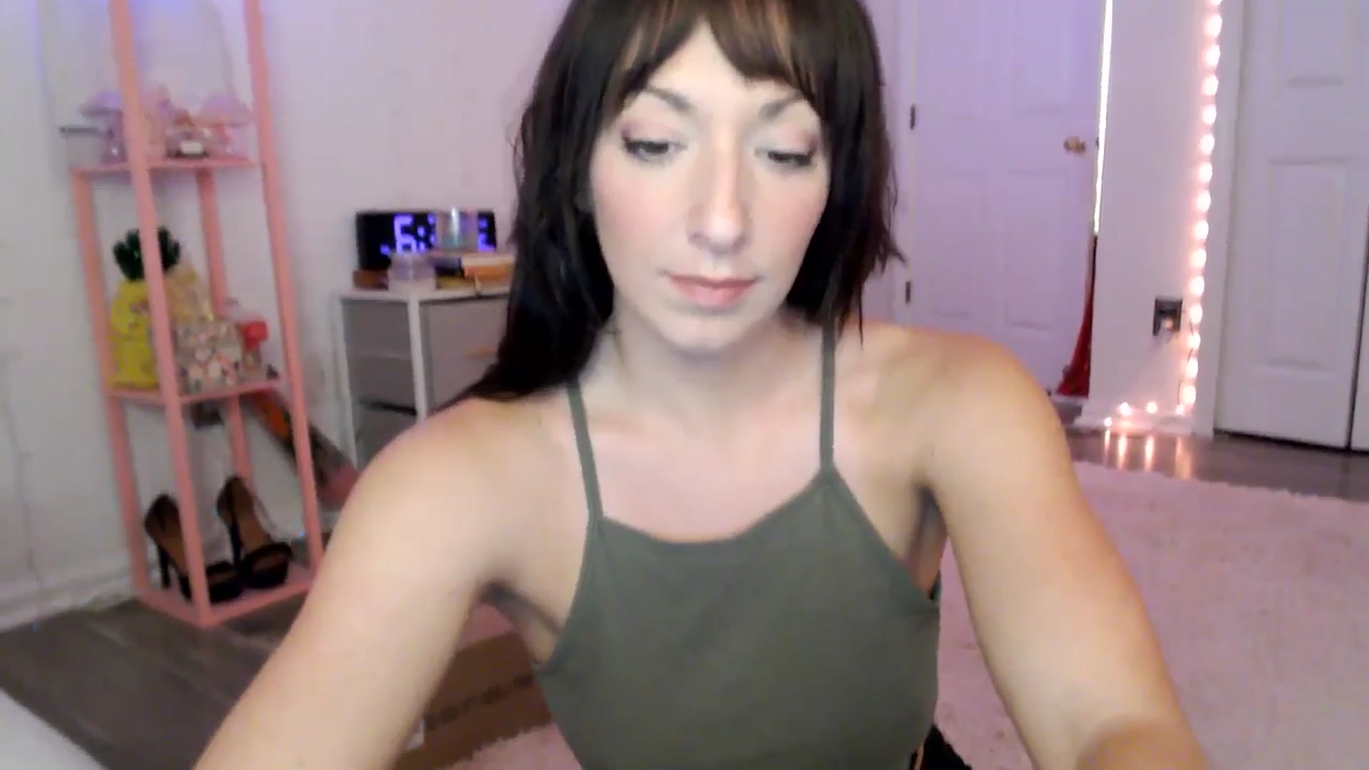Gallery image thumbnail from AnnaFaux's myfreecams stream on, 12/04/2024, 24:00 image 5 of 20
