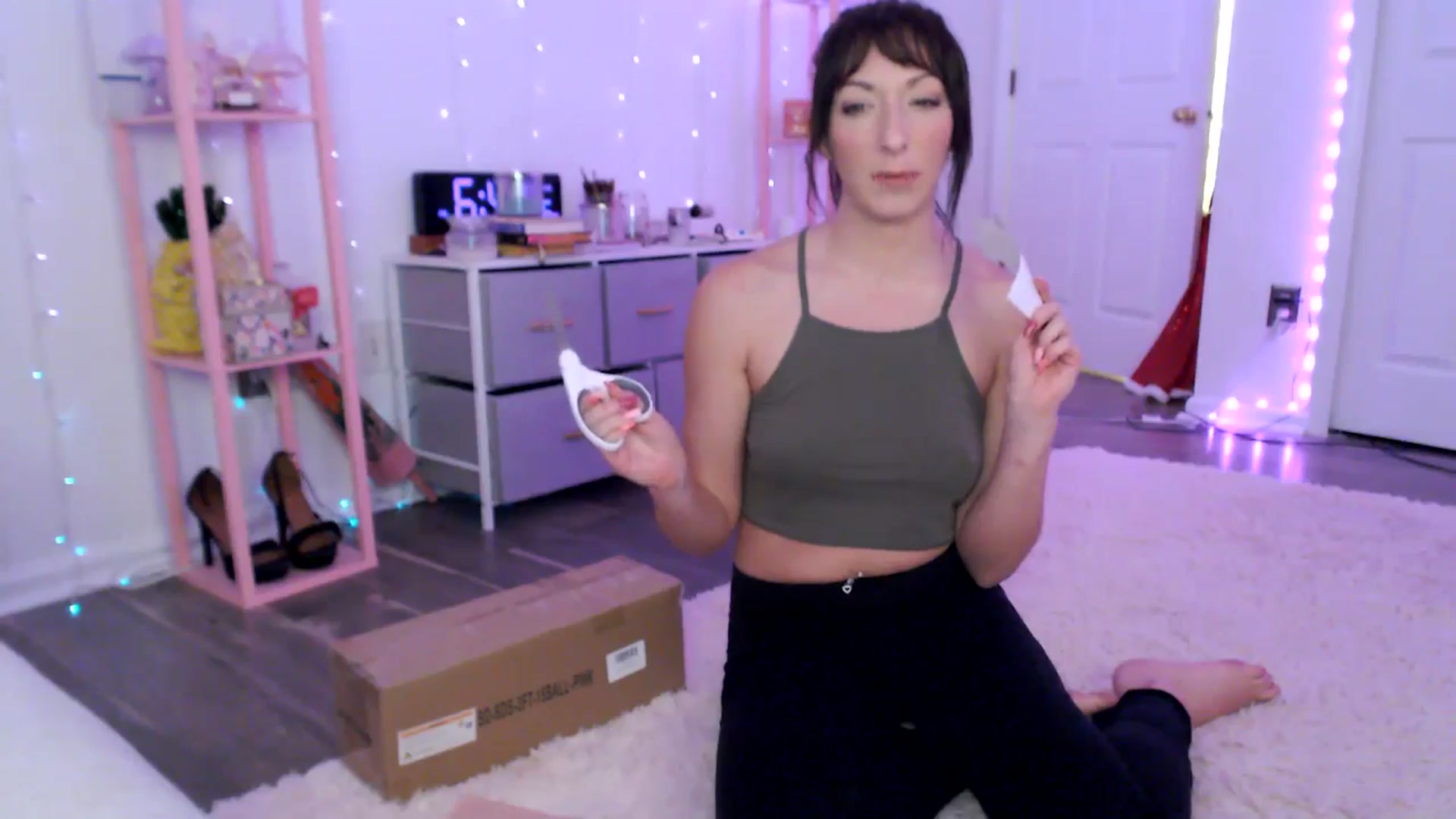Gallery image thumbnail from AnnaFaux's myfreecams stream on, 12/04/2024, 24:00 image 11 of 20