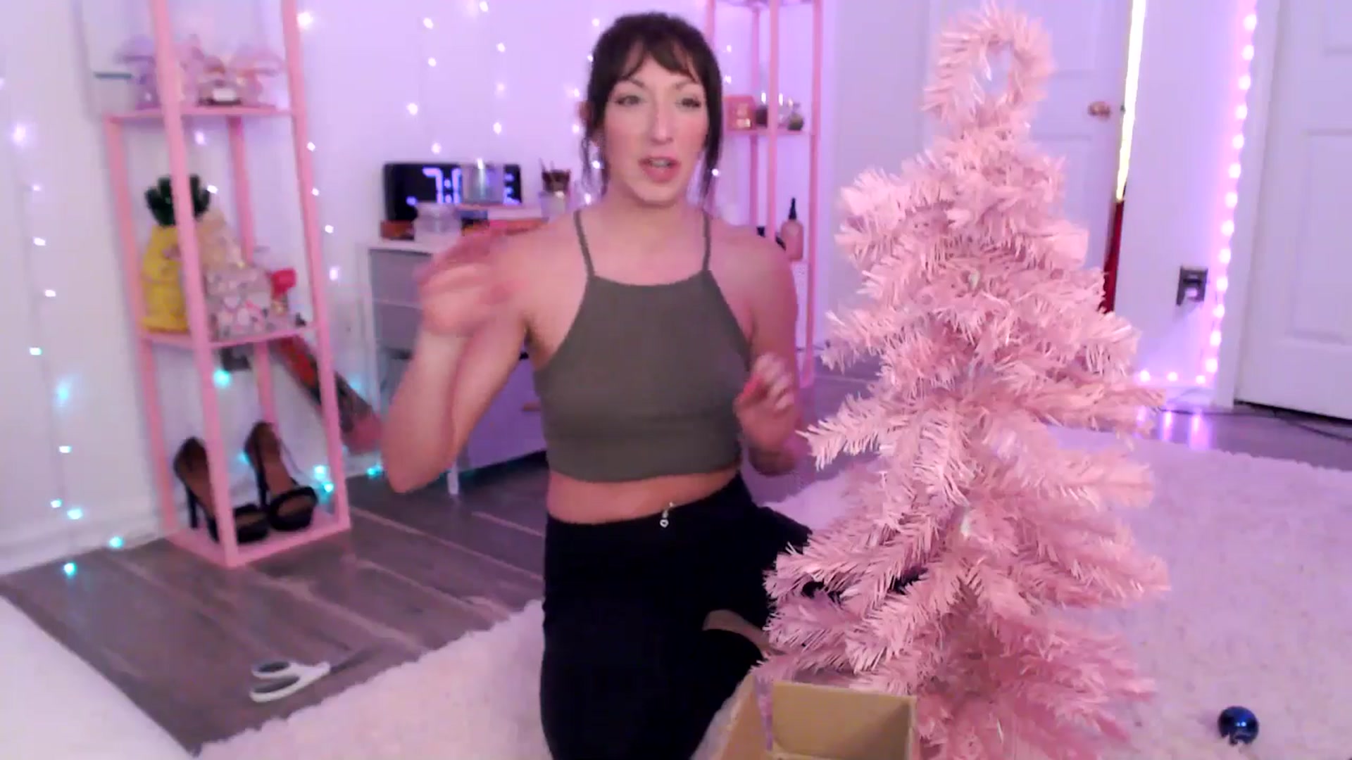 Gallery image thumbnail from AnnaFaux's myfreecams stream on, 12/04/2024, 24:11 image 3 of 20
