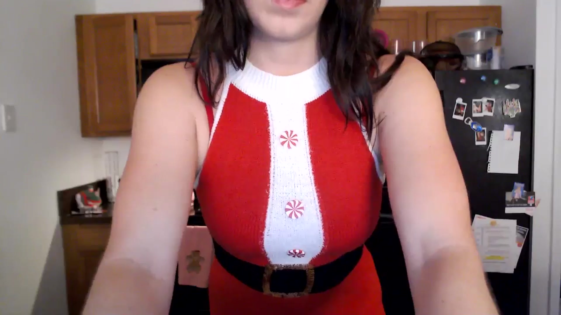 Gallery image thumbnail from AnnaFaux's myfreecams stream on, 12/24/2024, 24:00 image 7 of 20