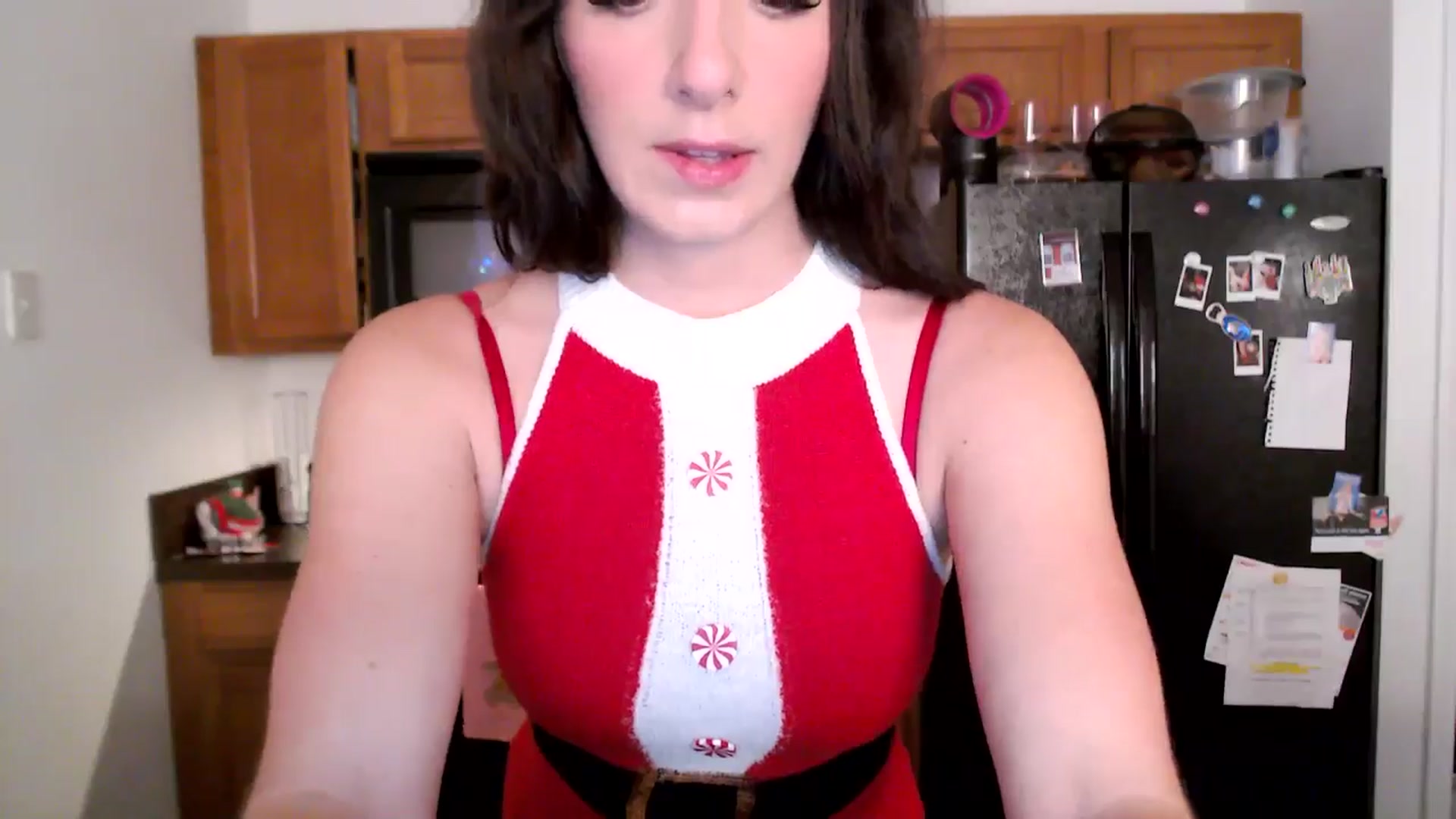 Gallery image thumbnail from AnnaFaux's myfreecams stream on, 12/24/2024, 24:00 image 3 of 20