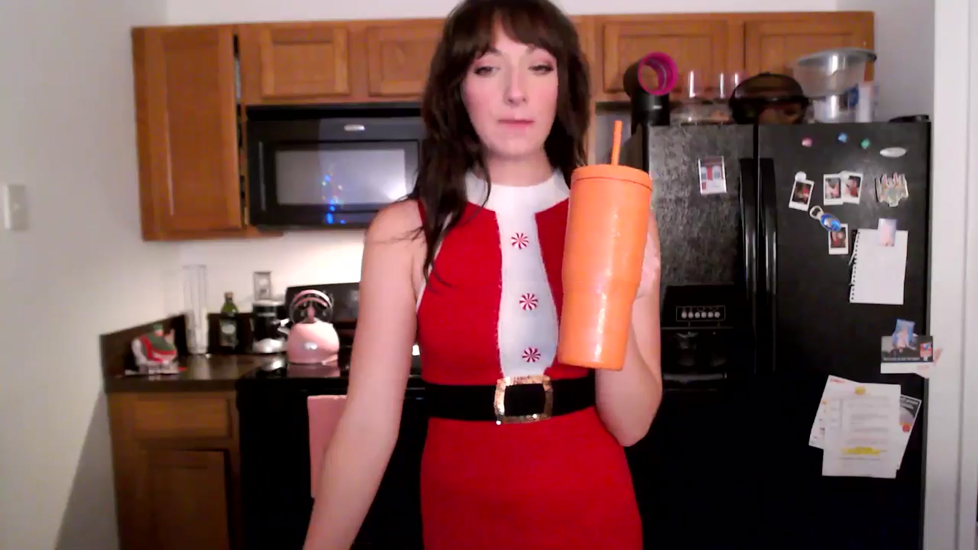 Gallery image thumbnail from AnnaFaux's myfreecams stream on, 12/24/2024, 24:00 image 14 of 20
