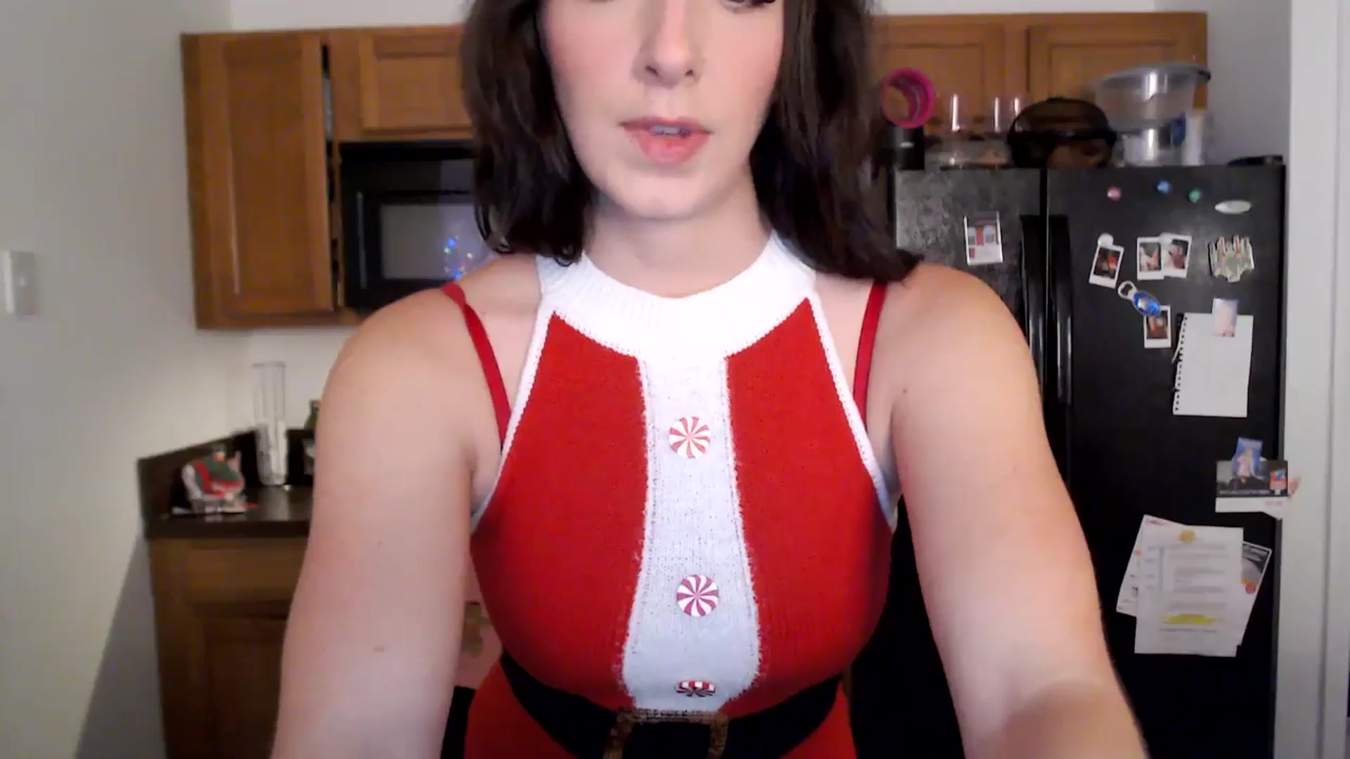 Gallery image thumbnail from AnnaFaux's myfreecams stream on, 12/24/2024, 24:00 image 5 of 20