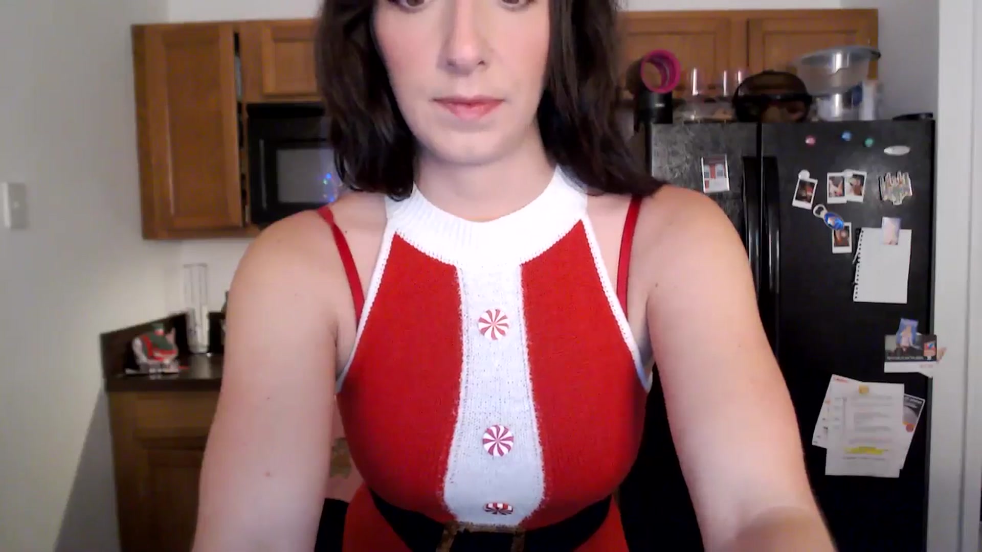 Gallery image thumbnail from AnnaFaux's myfreecams stream on, 12/24/2024, 24:00 image 4 of 20