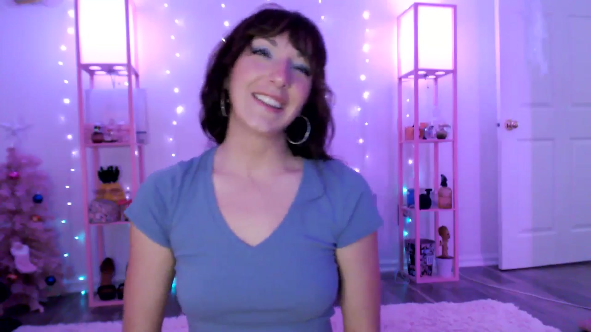 Gallery image thumbnail from AnnaFaux's myfreecams stream on, 12/31/2024, 23:55 image 19 of 20