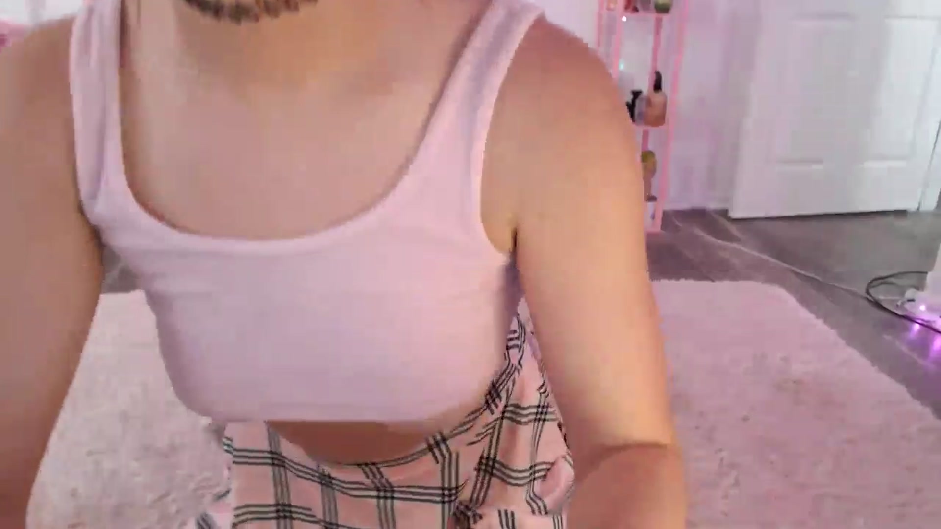 Gallery image thumbnail from AnnaFaux's myfreecams stream on, 01/04/2025, 20:25 image 3 of 20