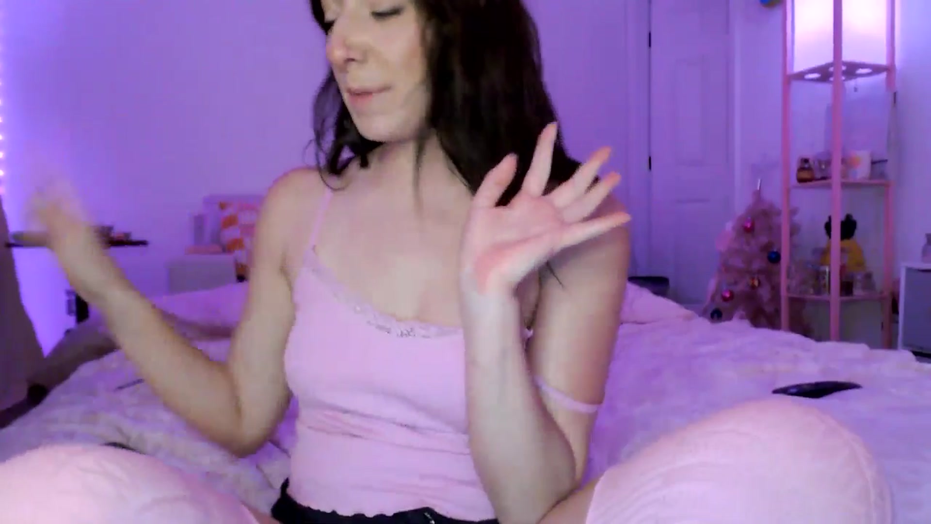 Gallery image thumbnail from AnnaFaux's myfreecams stream on, 01/13/2025, 02:30 image 19 of 20