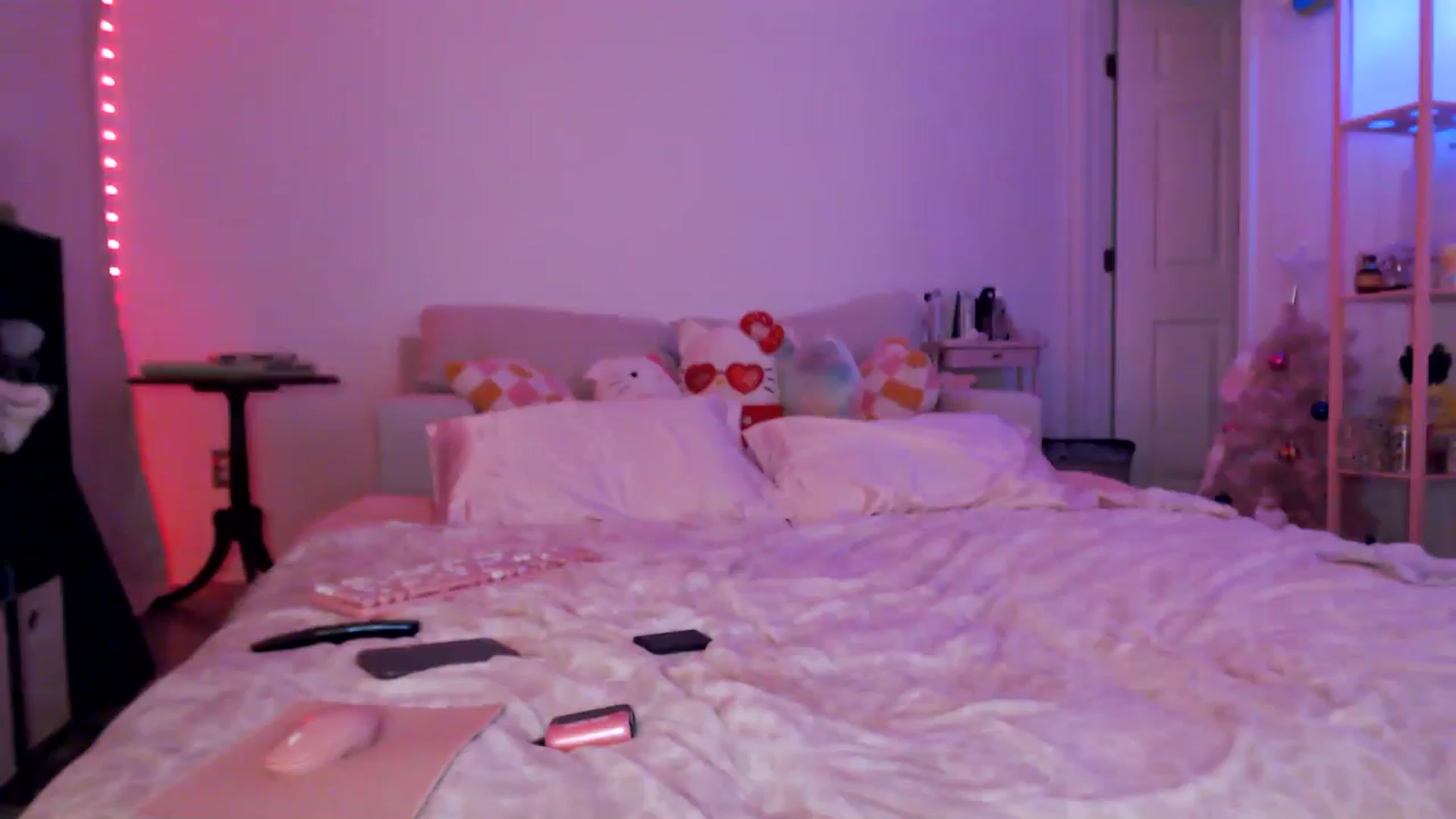 Gallery image thumbnail from AnnaFaux's myfreecams stream on, 01/14/2025, 03:49 image 19 of 20