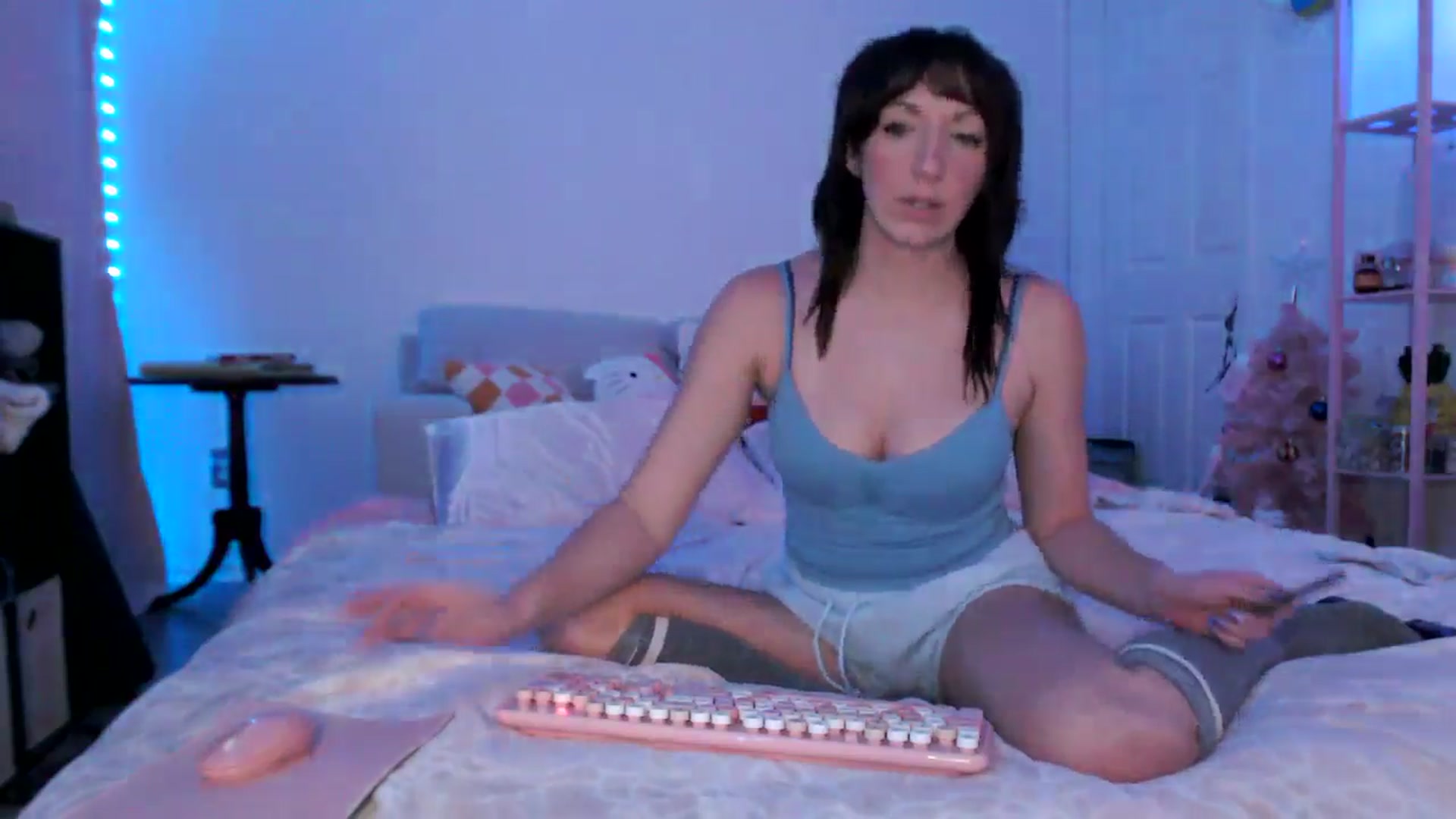 Gallery image thumbnail from AnnaFaux's myfreecams stream on, 01/14/2025, 03:49 image 12 of 20