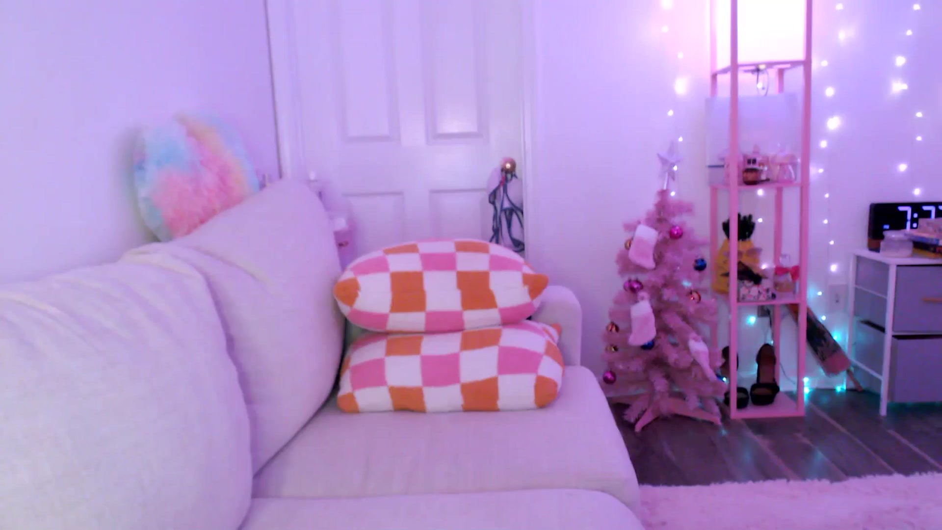 Gallery image thumbnail from AnnaFaux's myfreecams stream on, 01/21/2025, 01:03 image 5 of 20