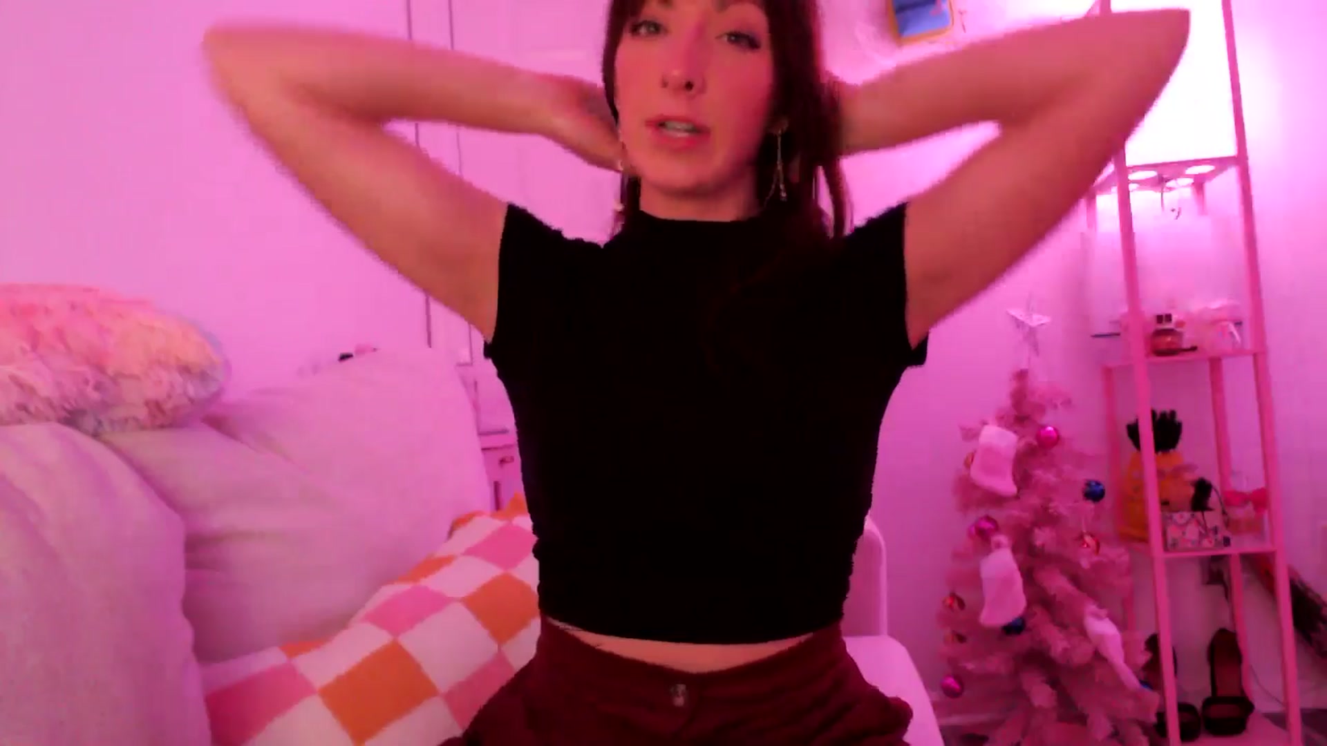 Gallery image thumbnail from AnnaFaux's myfreecams stream on, 01/26/2025, 05:44 image 7 of 20