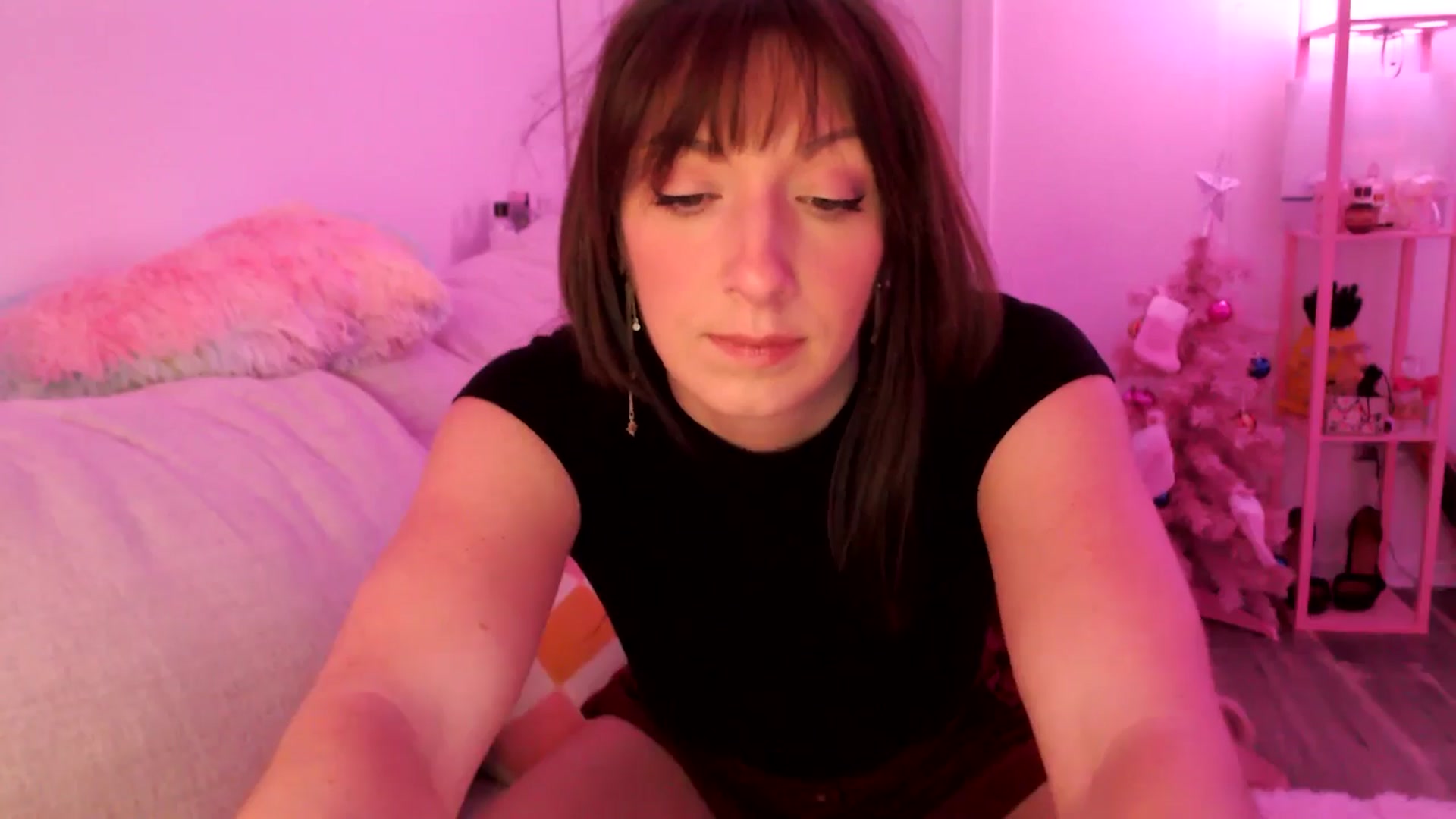Gallery image thumbnail from AnnaFaux's myfreecams stream on, 01/26/2025, 05:44 image 5 of 20