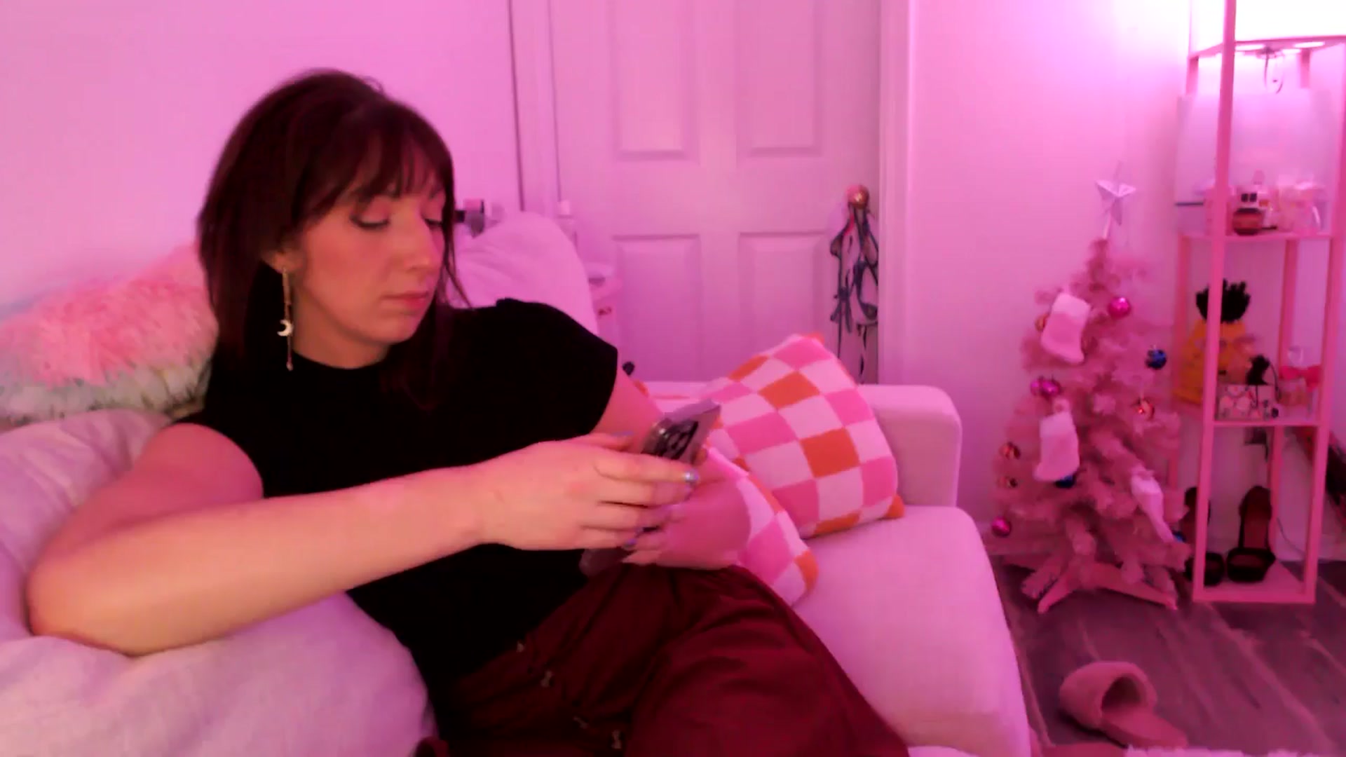Gallery image thumbnail from AnnaFaux's myfreecams stream on, 01/26/2025, 05:44 image 3 of 20