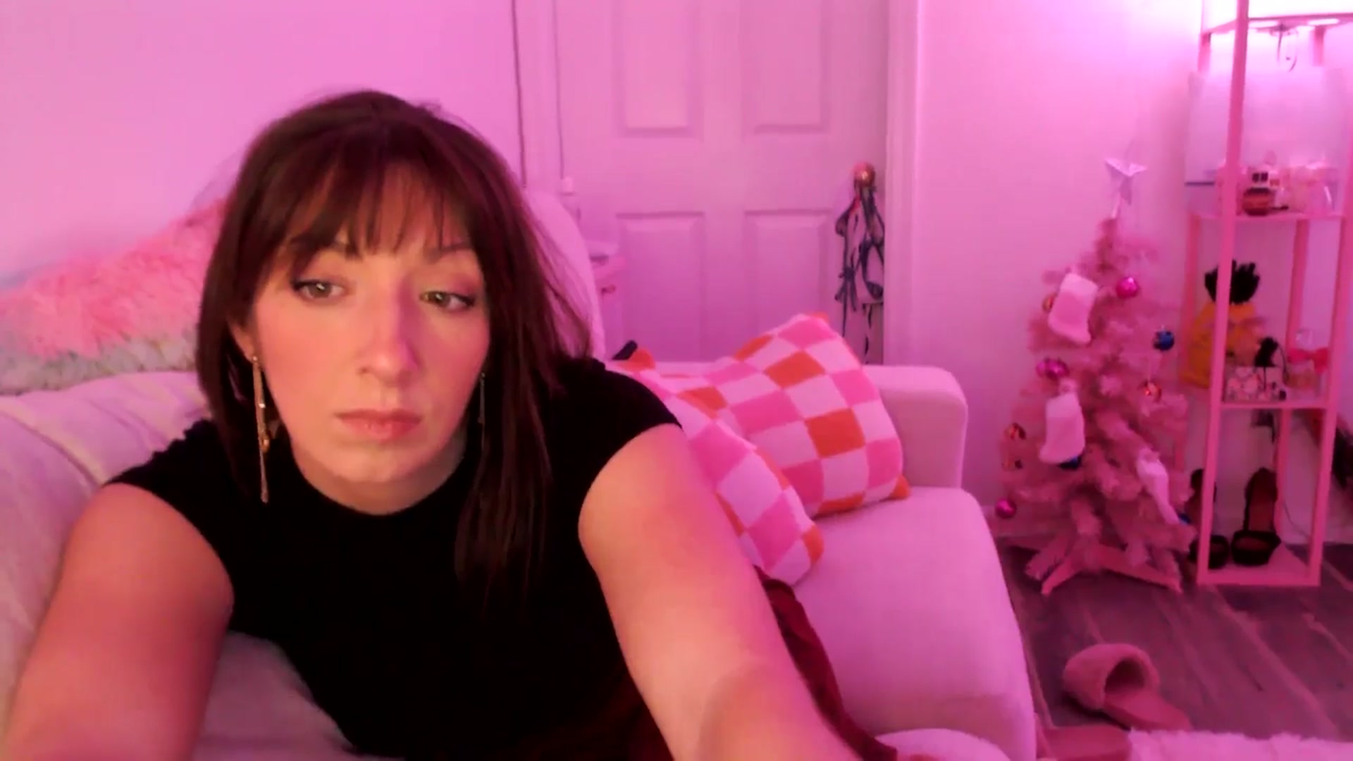 Gallery image thumbnail from AnnaFaux's myfreecams stream on, 01/26/2025, 05:44 image 4 of 20
