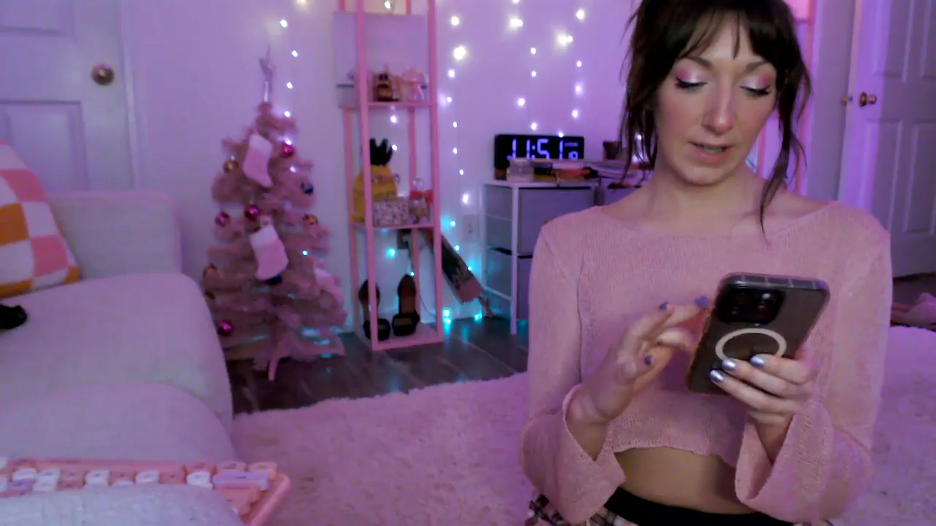 Gallery image thumbnail from AnnaFaux's myfreecams stream on, 02/02/2025, 05:06 image 19 of 20