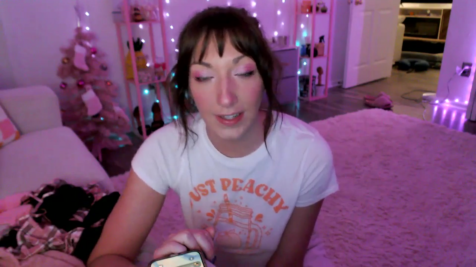 Gallery image thumbnail from AnnaFaux's myfreecams stream on, 02/02/2025, 05:06 image 7 of 20