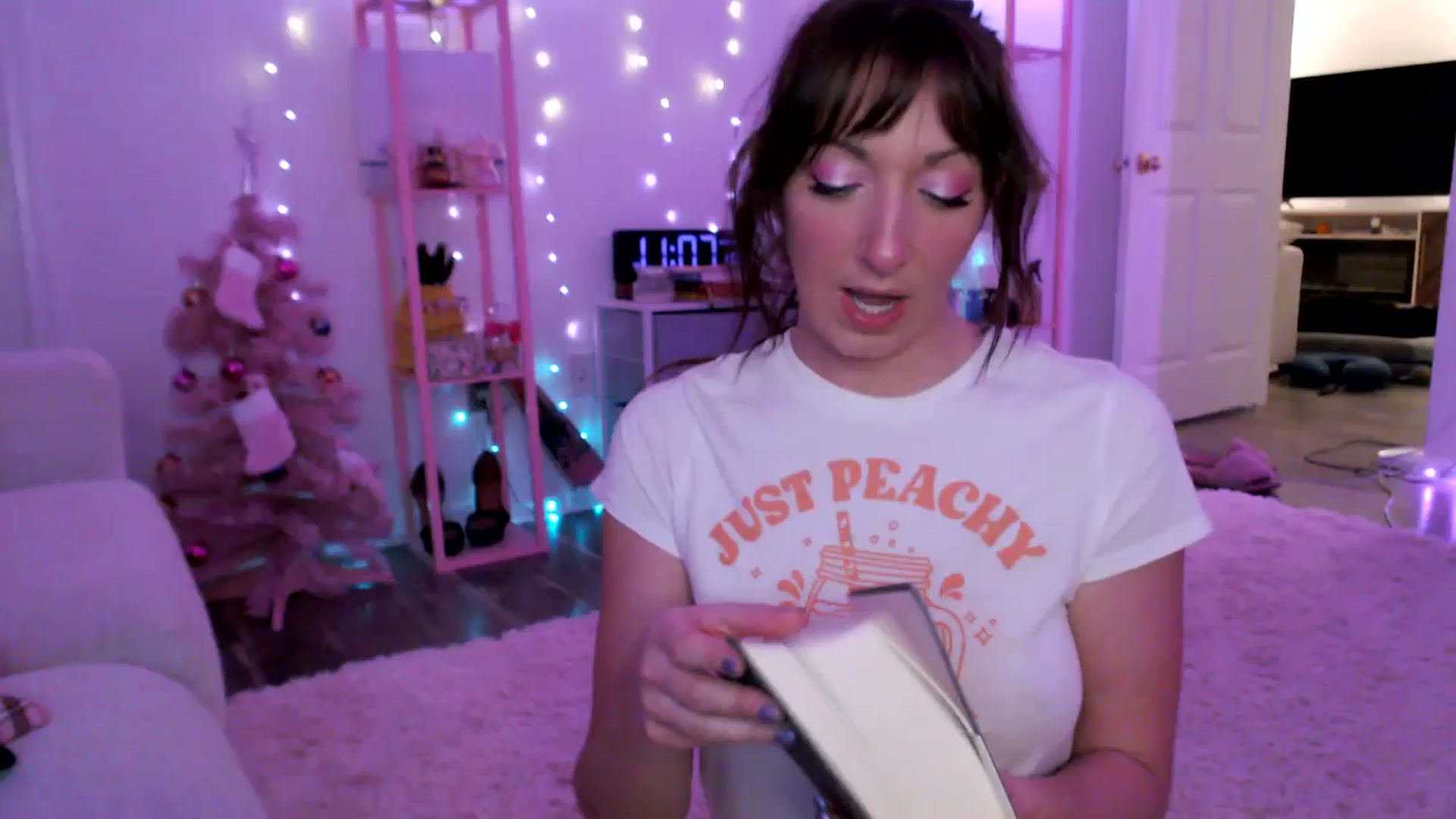 Gallery image thumbnail from AnnaFaux's myfreecams stream on, 02/02/2025, 05:06 image 11 of 20