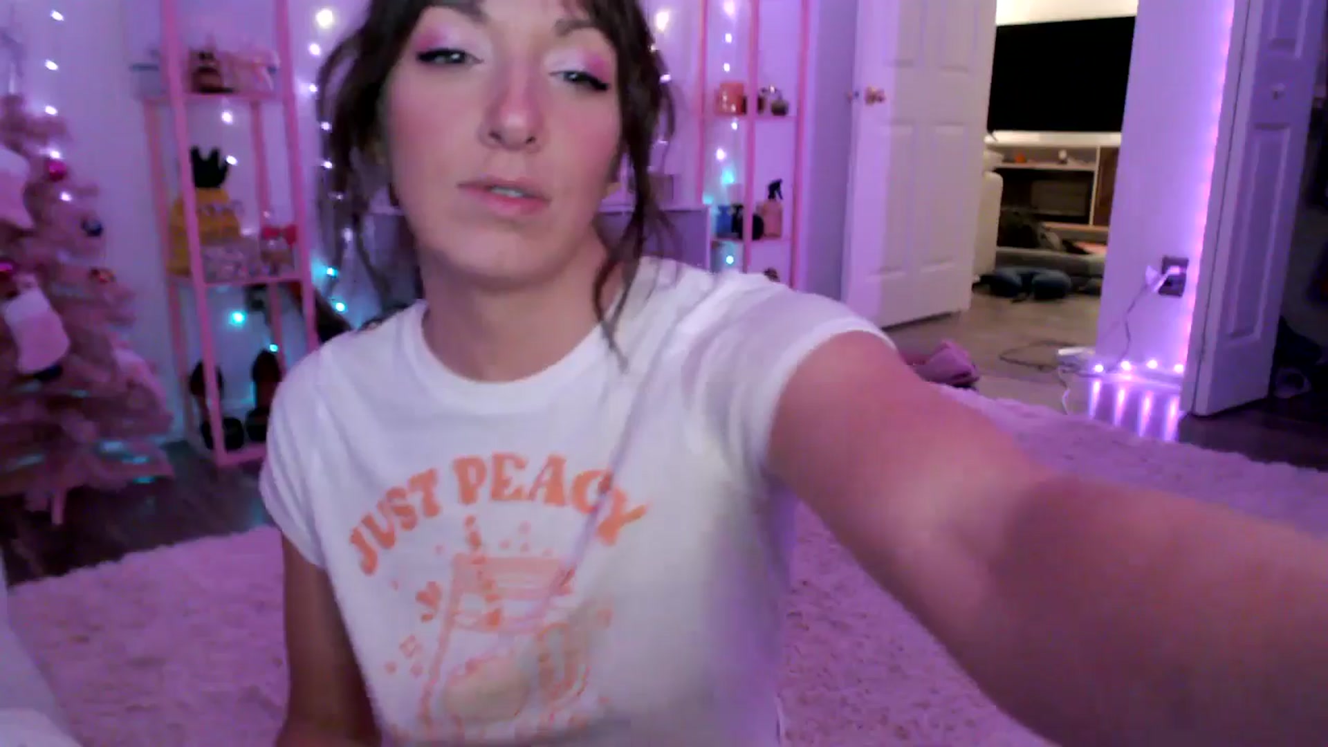 Gallery image thumbnail from AnnaFaux's myfreecams stream on, 02/02/2025, 05:06 image 13 of 20