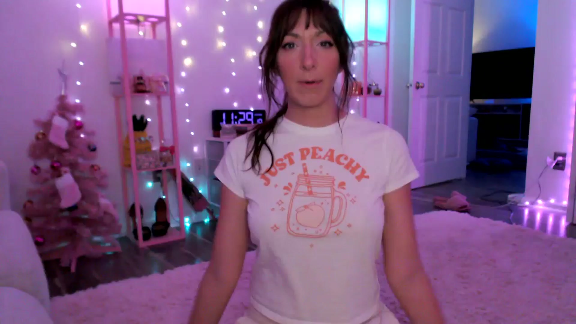 Gallery image thumbnail from AnnaFaux's myfreecams stream on, 02/02/2025, 05:06 image 15 of 20