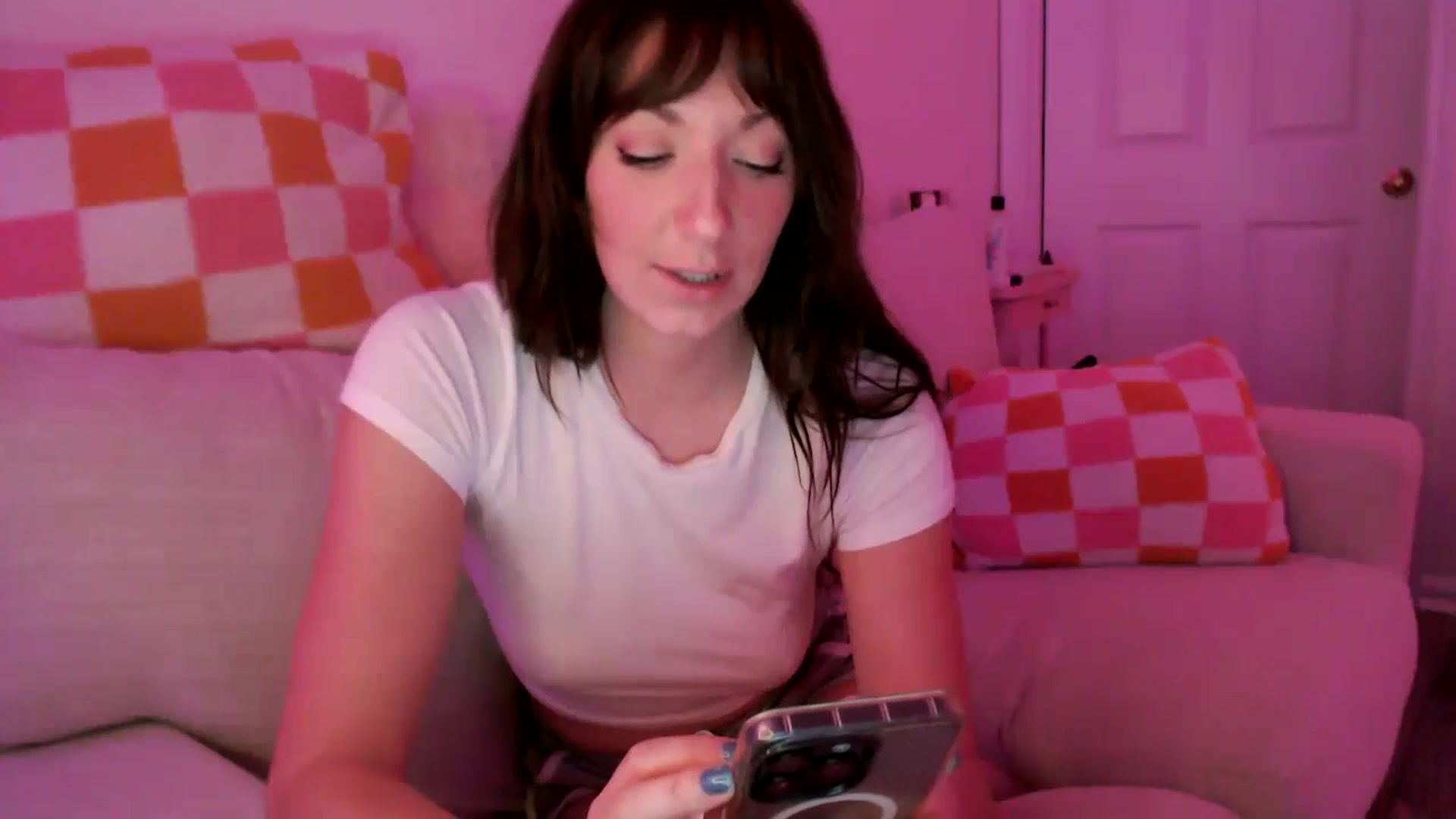 Gallery image thumbnail from AnnaFaux's myfreecams stream on, 02/07/2025, 02:06 image 4 of 20